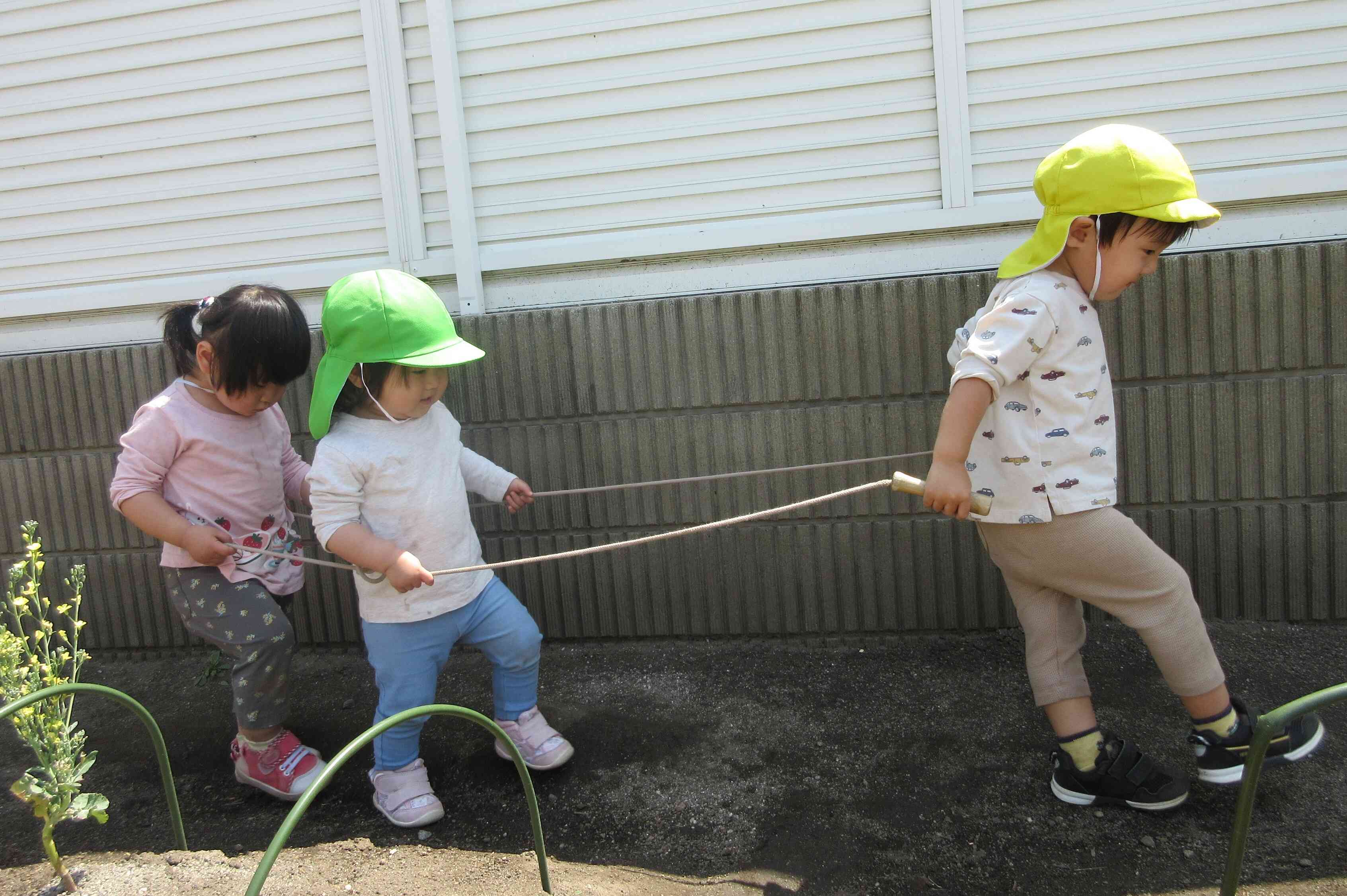 でこぼこ道でも、走り続けまぁ~す