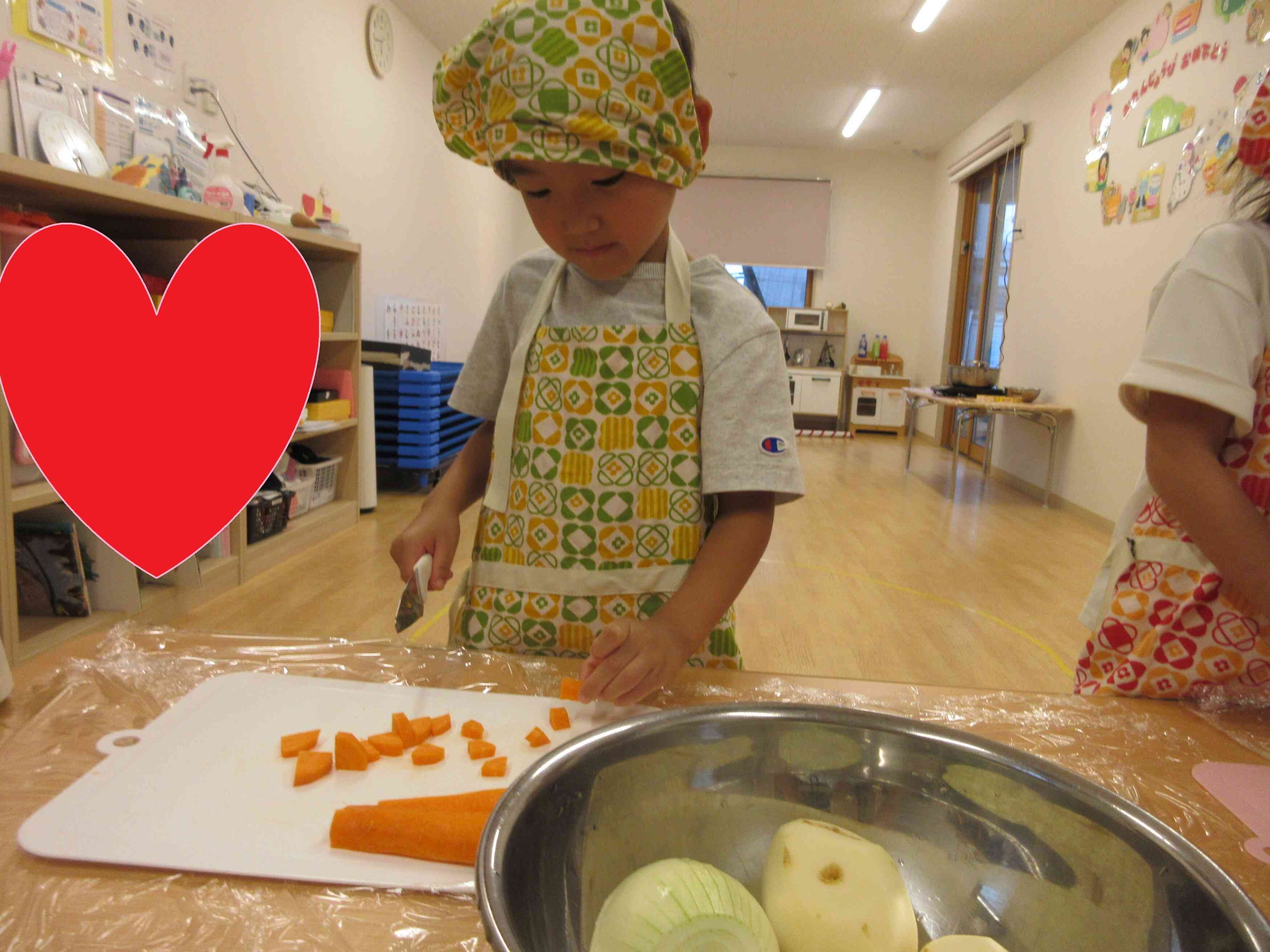 野菜切るの楽しいな♪