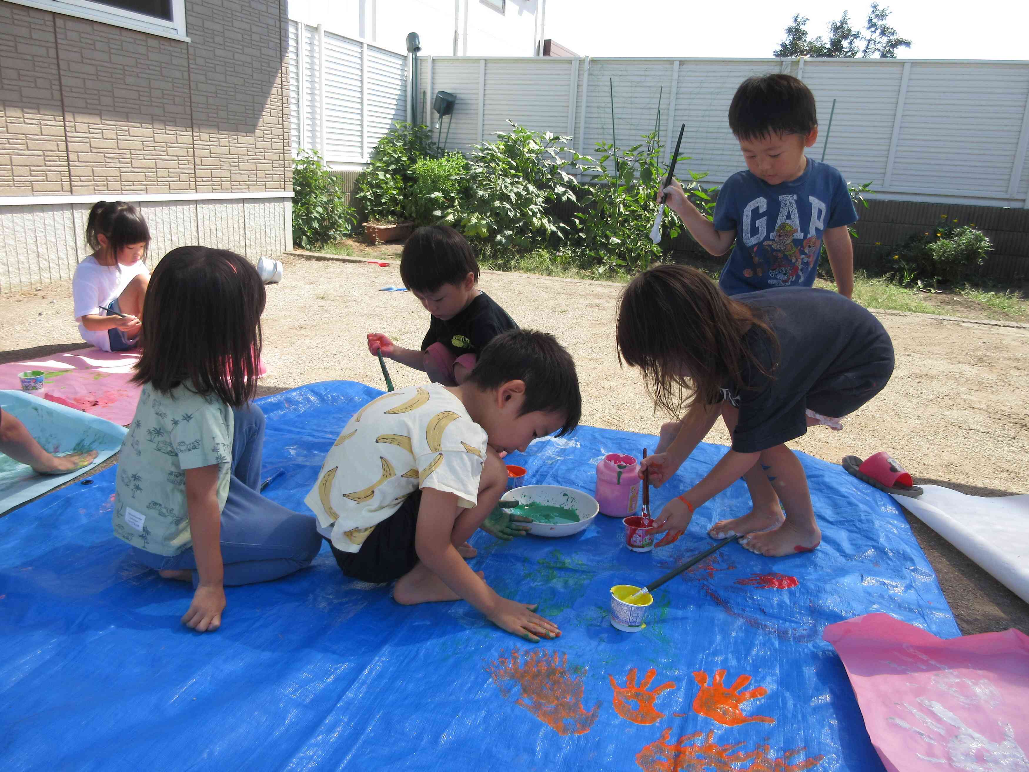 ペタペタたのしいな~♪