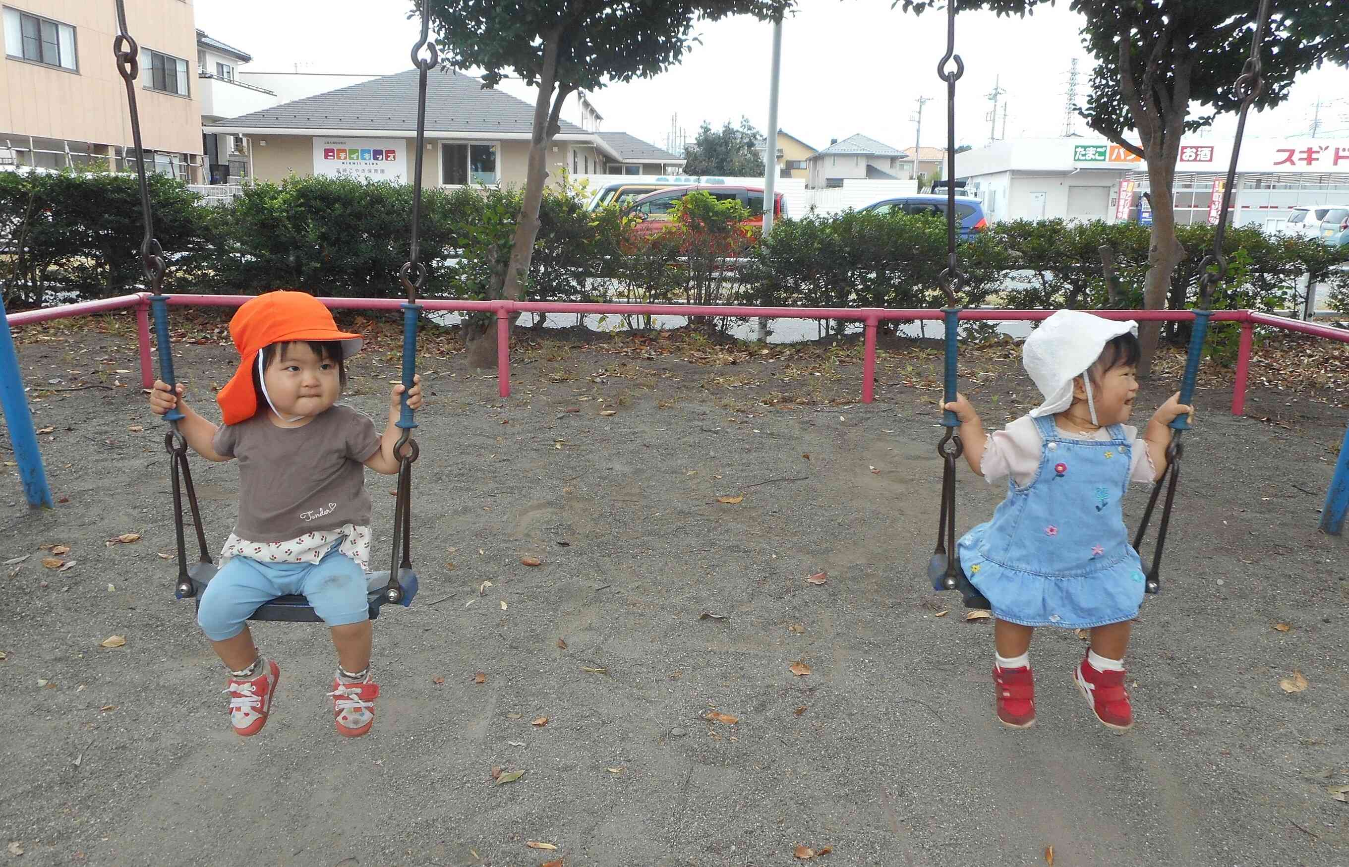 楽しく遊んでいるよ♪（ひよこ組・りす1組）