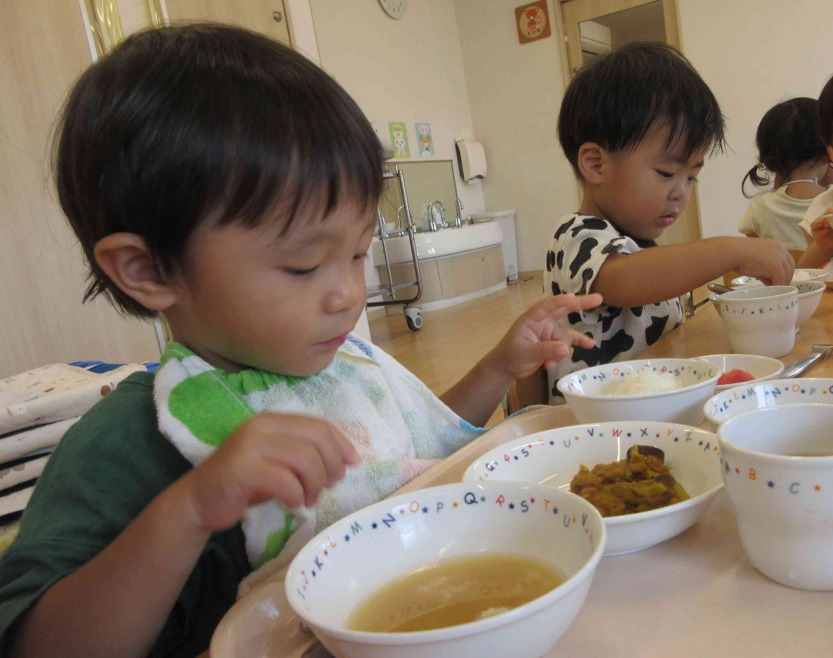 何から食べようかな～？
