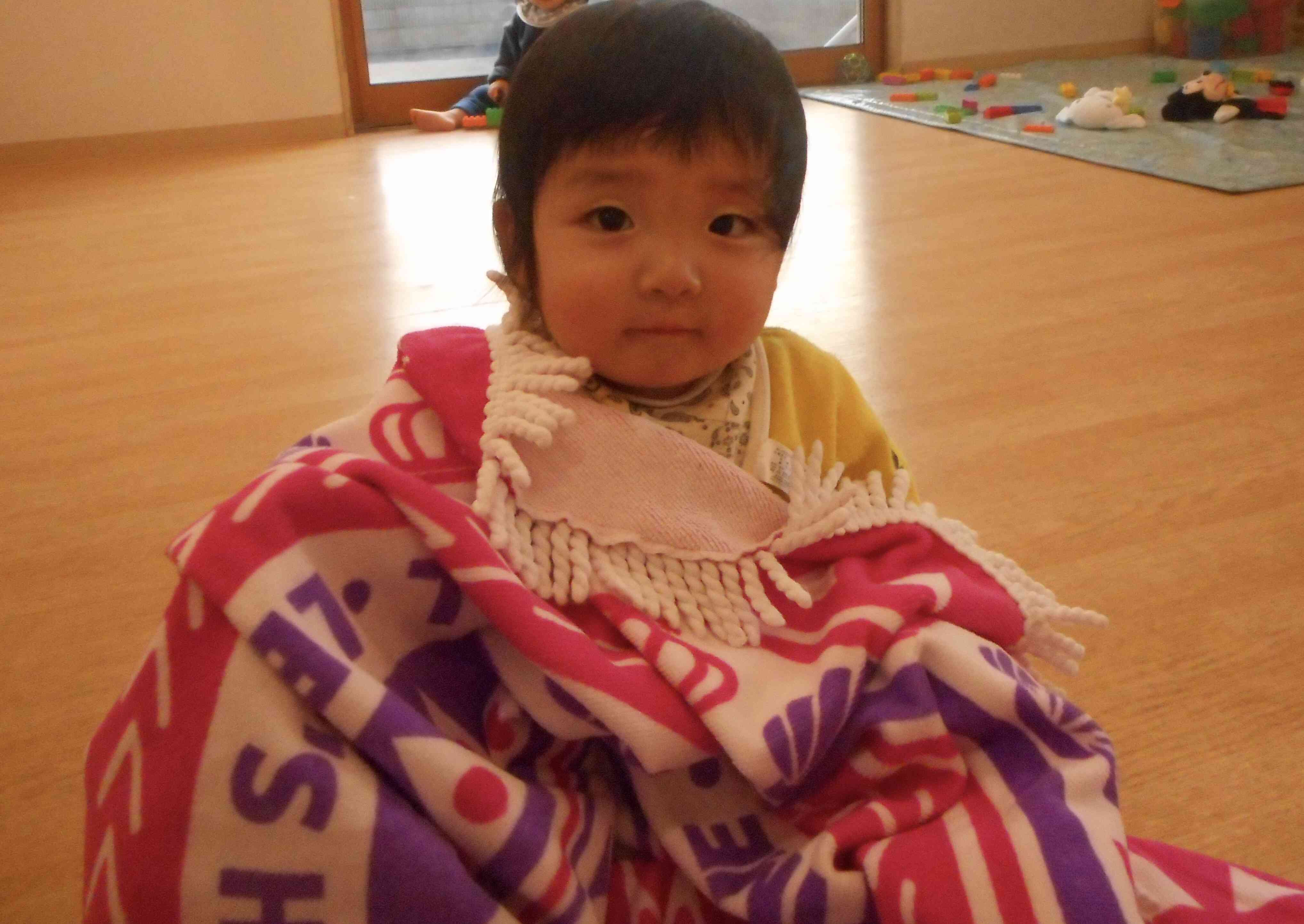 ばあ！　いないいないばあは楽しいよね。