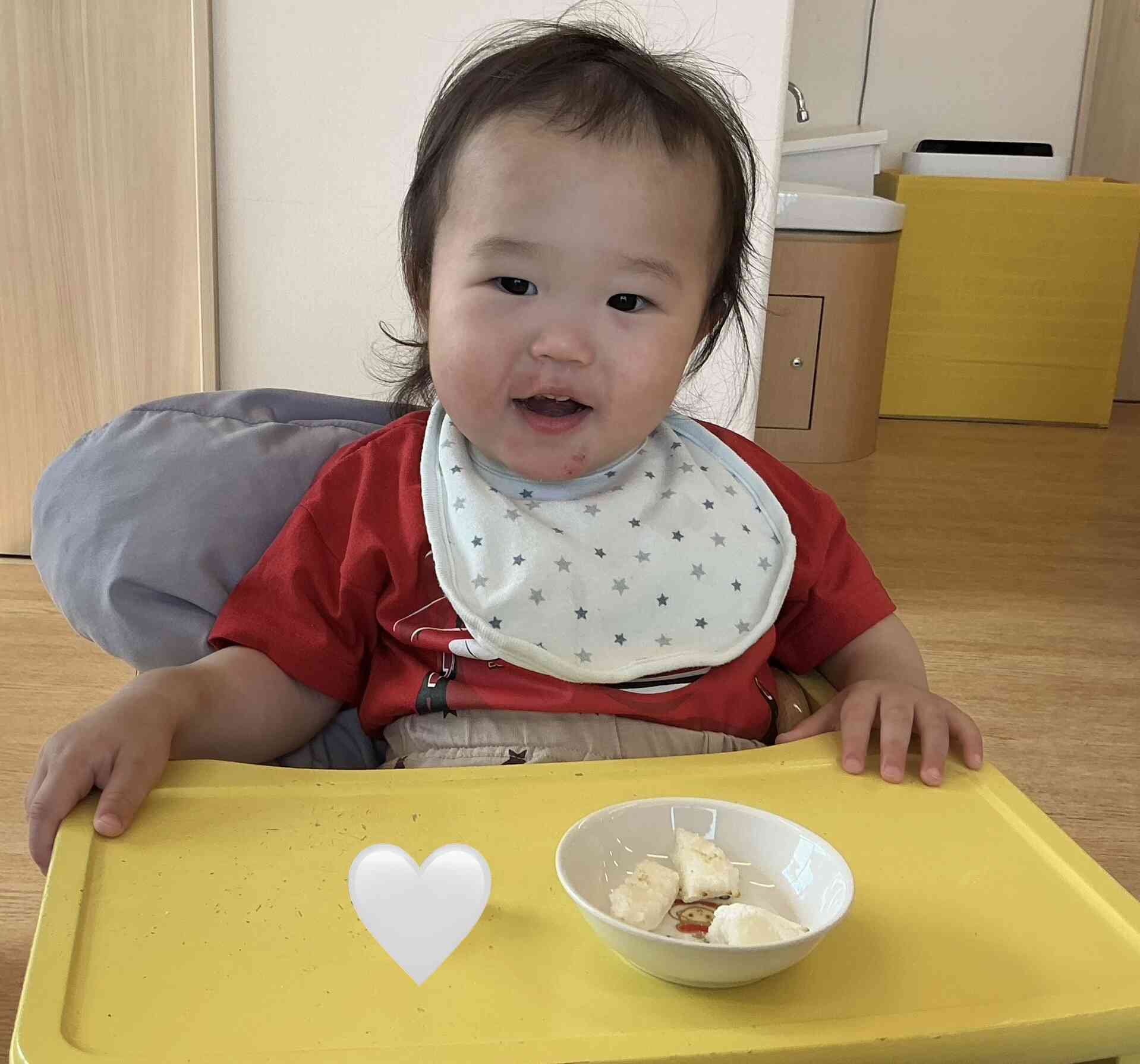 給食の様子 4月(ひよこ組・あひる1組)