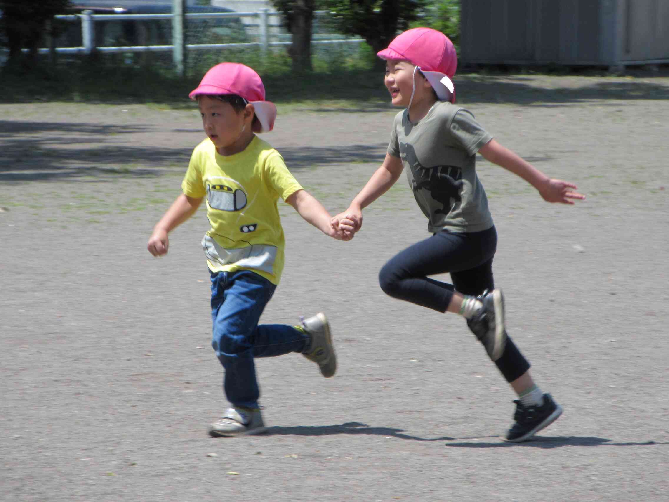 逃げろ〜！！