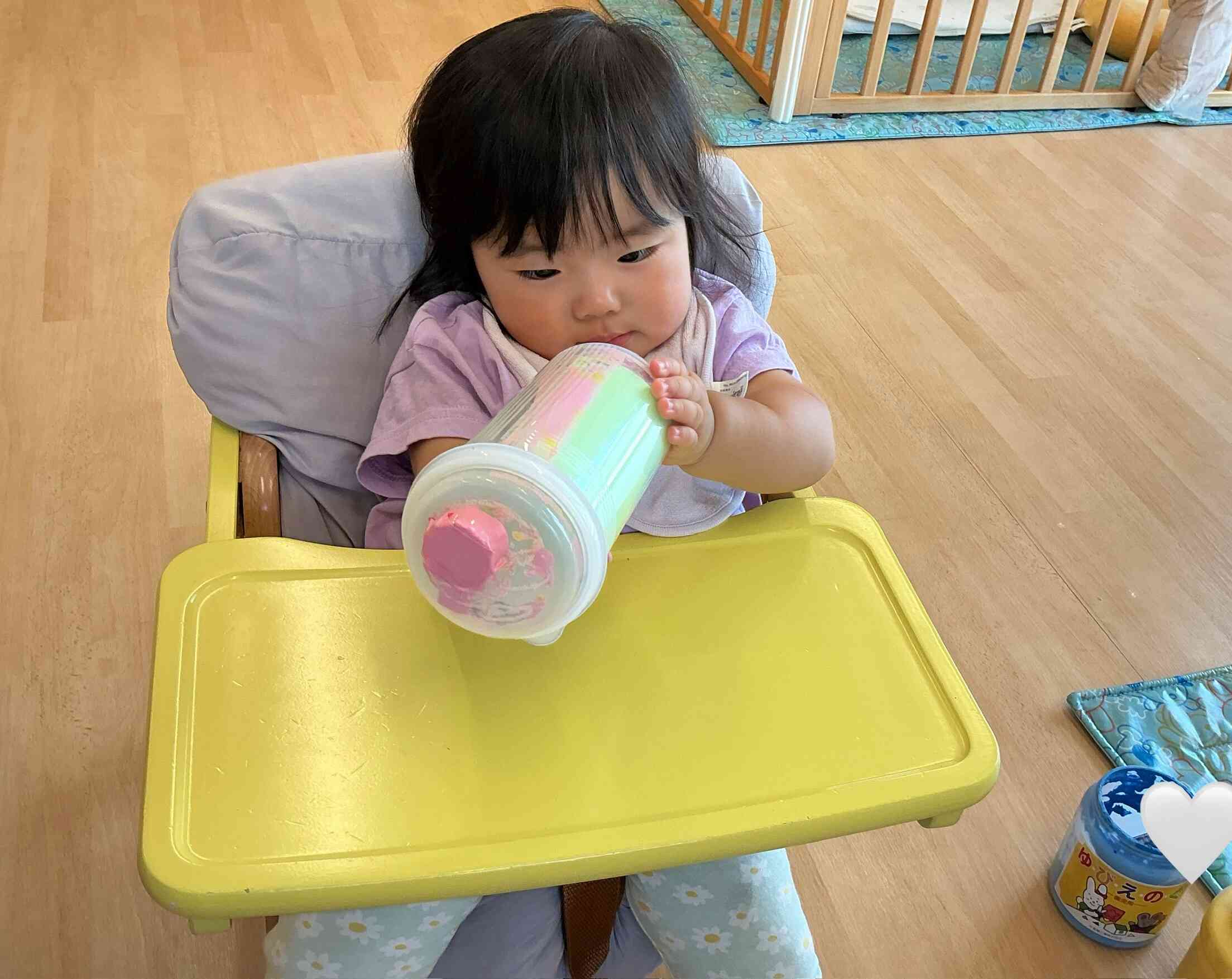 製作の様子 ひよこ組／0歳児 あひる組／1歳児｜ニチイキッズ高崎こやぎ