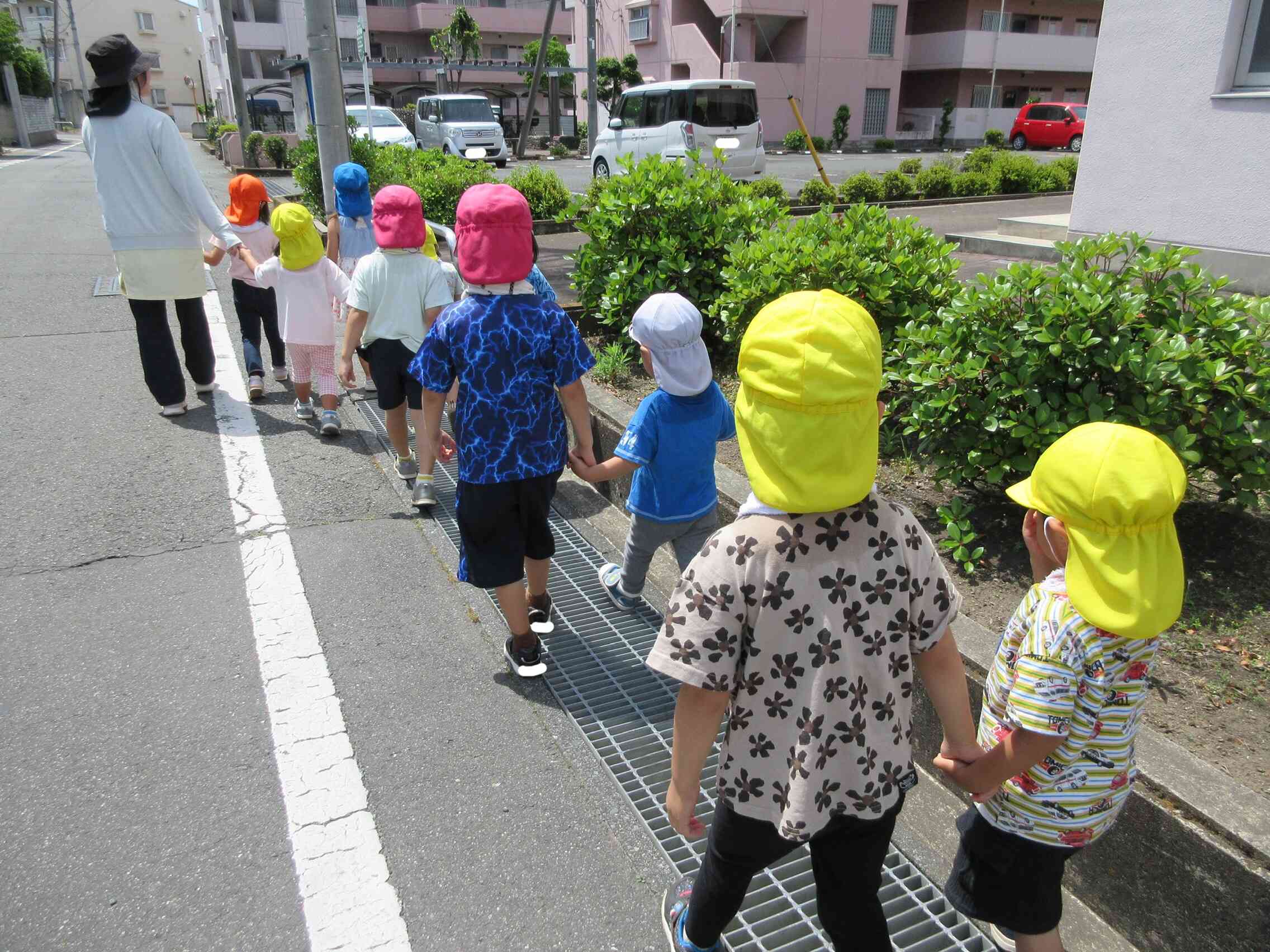 シーソーの公園に行ってきたよ（3・4・5歳児　りす・ぱんだ・きりん組）