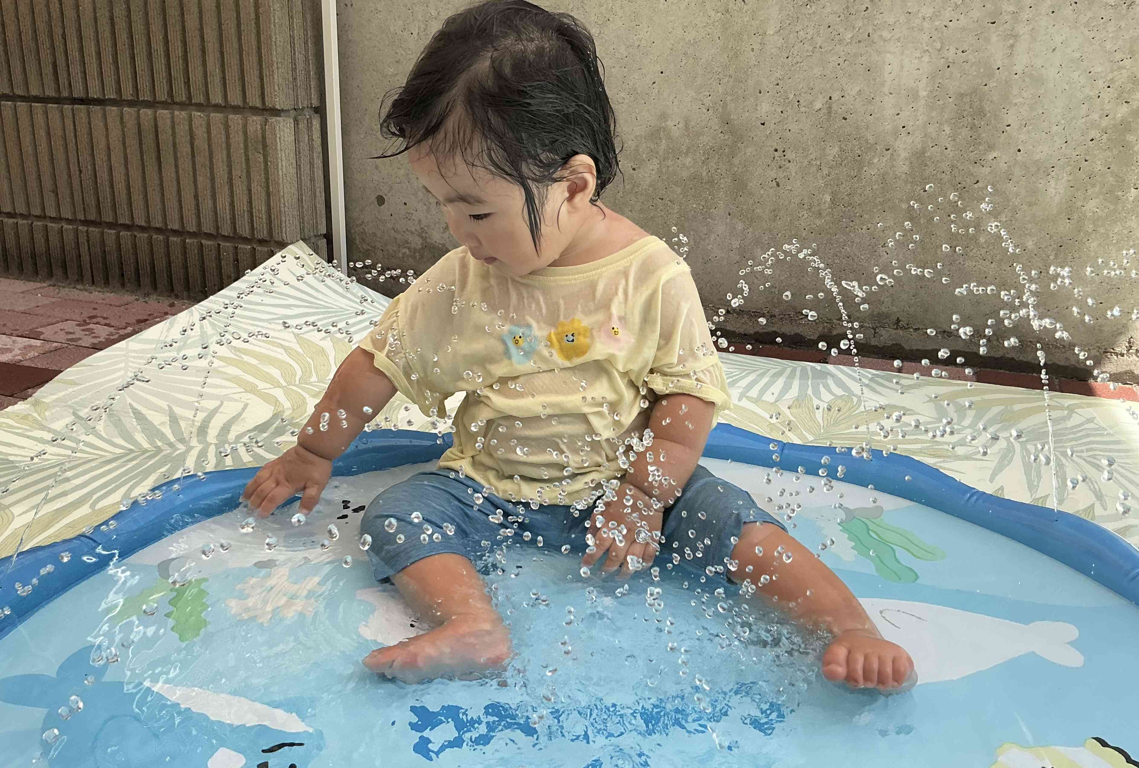 初めての水遊び!ひよこ組/0歳児 あひる1組/1歳児