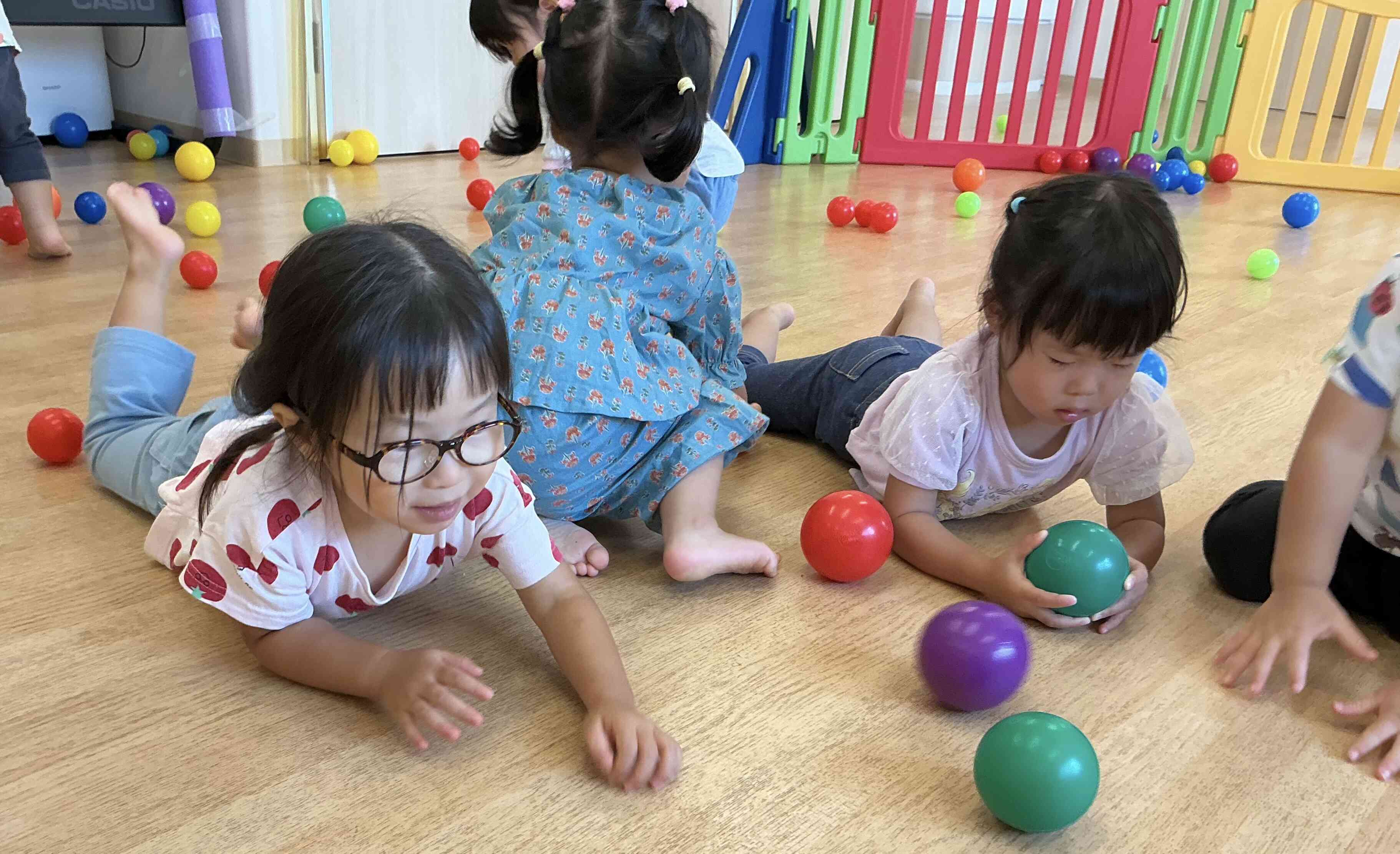 ボール遊びをしたよ♪①うさぎ組2歳児・あひる組1歳児・ぱんだ組4歳児