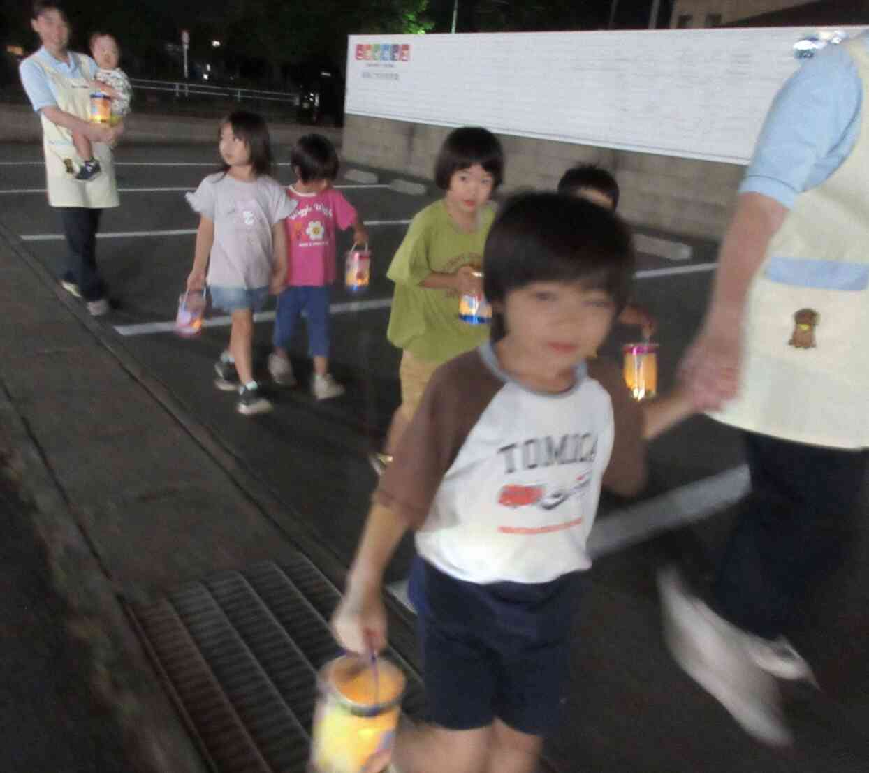 夜のお散歩へレッツゴー！