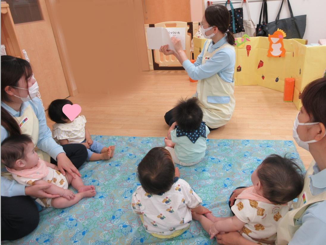 6月 絵本の読み聞かせ♪