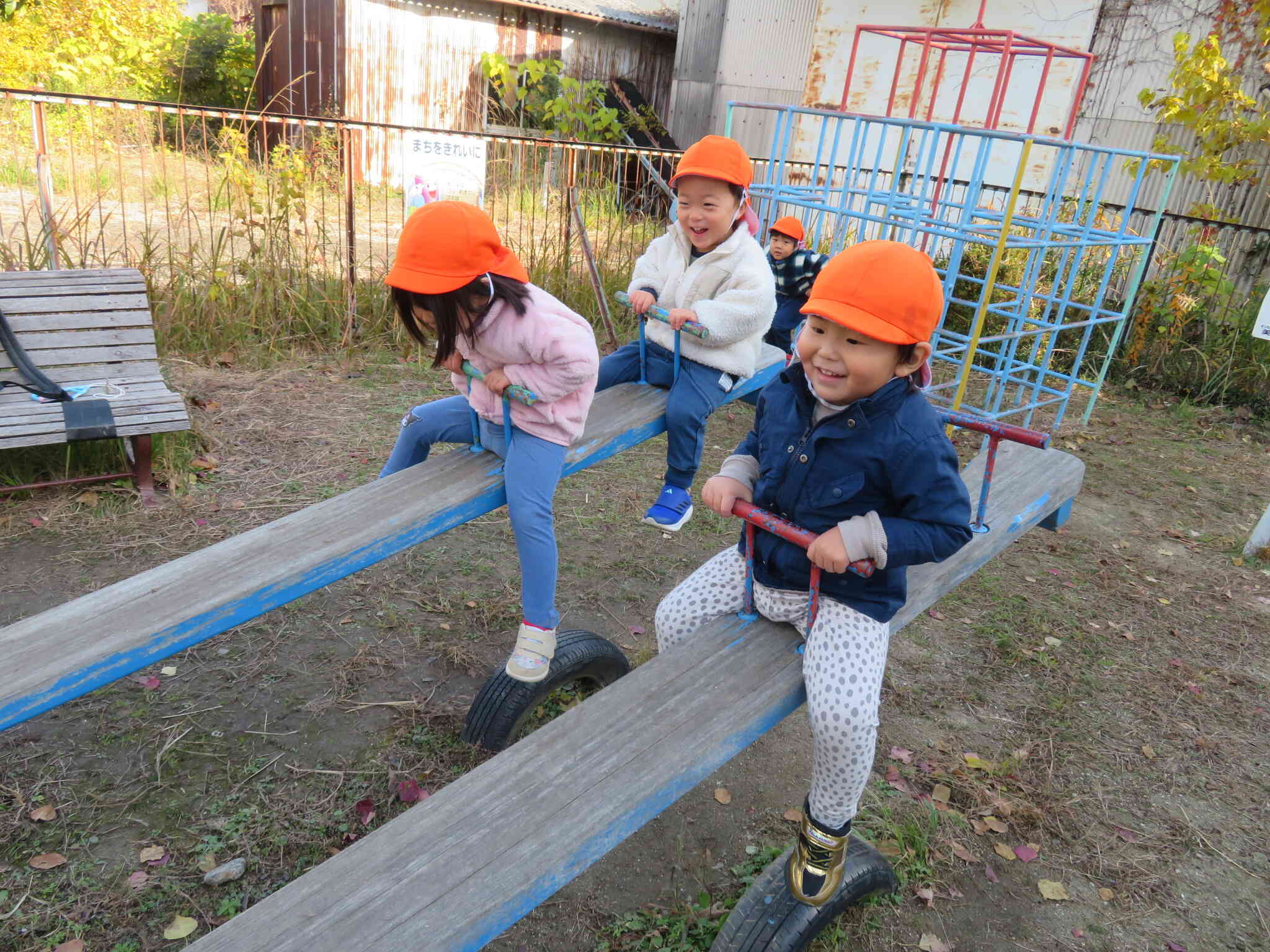 うさぎ組 お散歩☆｜ニチイキッズたなべ保育園｜ニチイキッズ