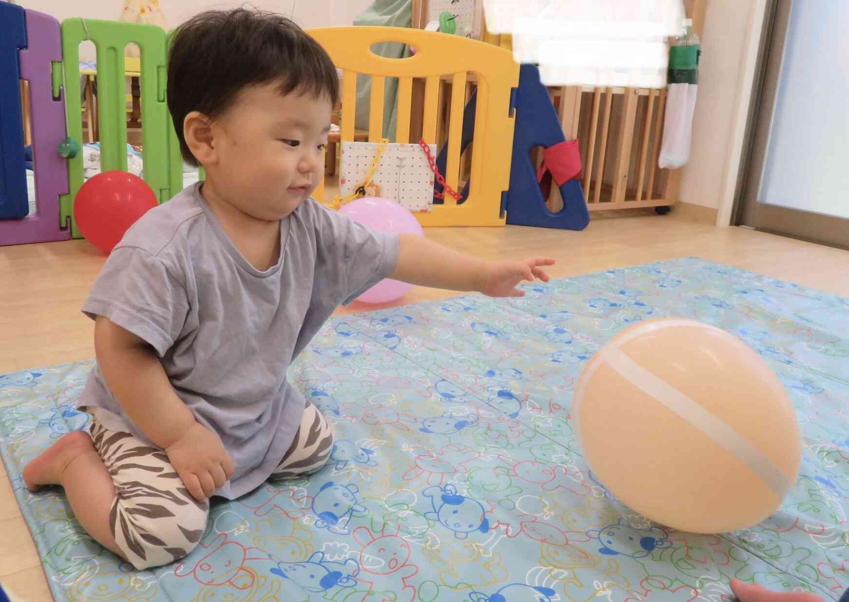 ひよこ組（0歳児）　室内遊び⭐︎