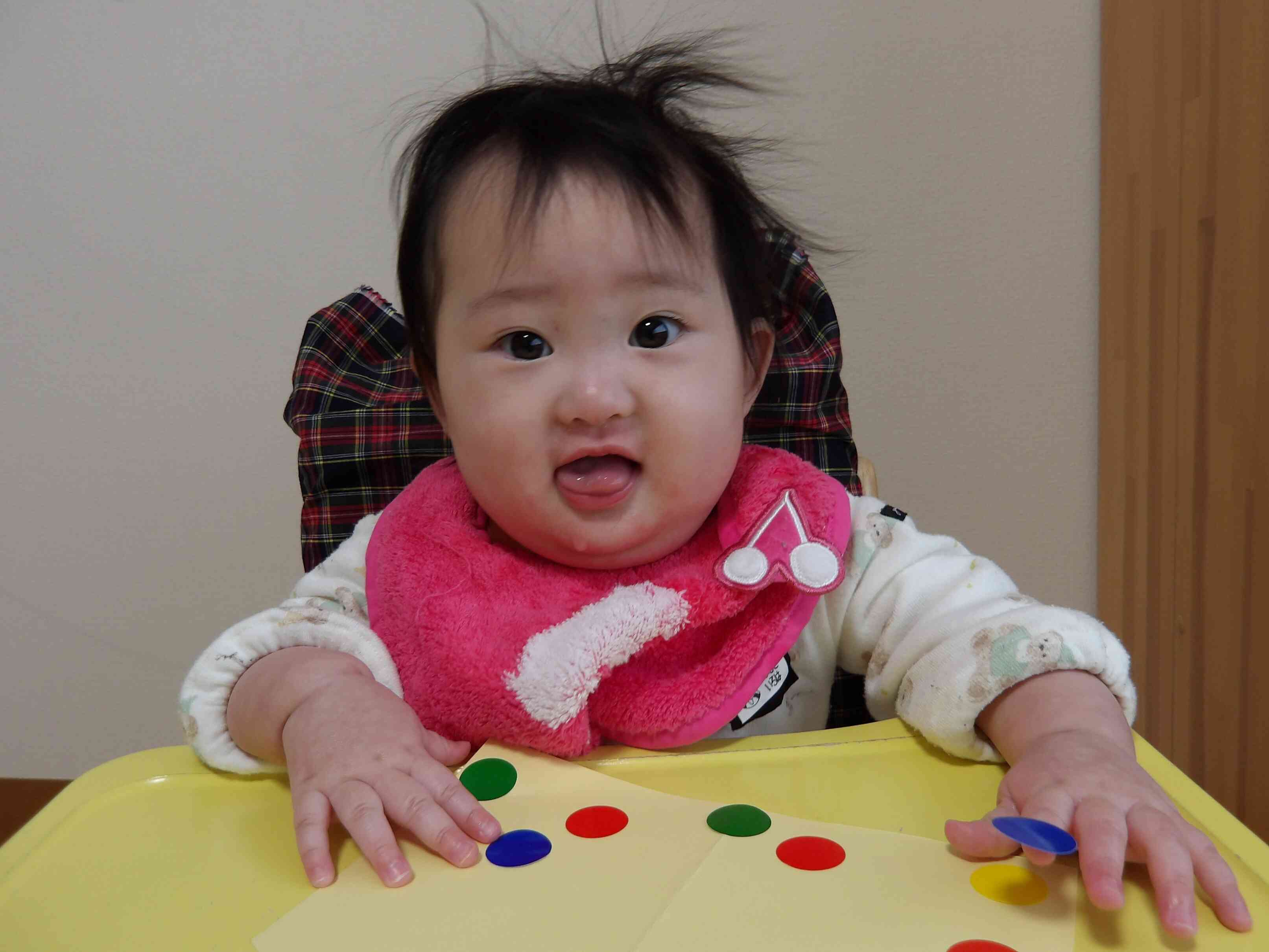 初めてのシール貼り