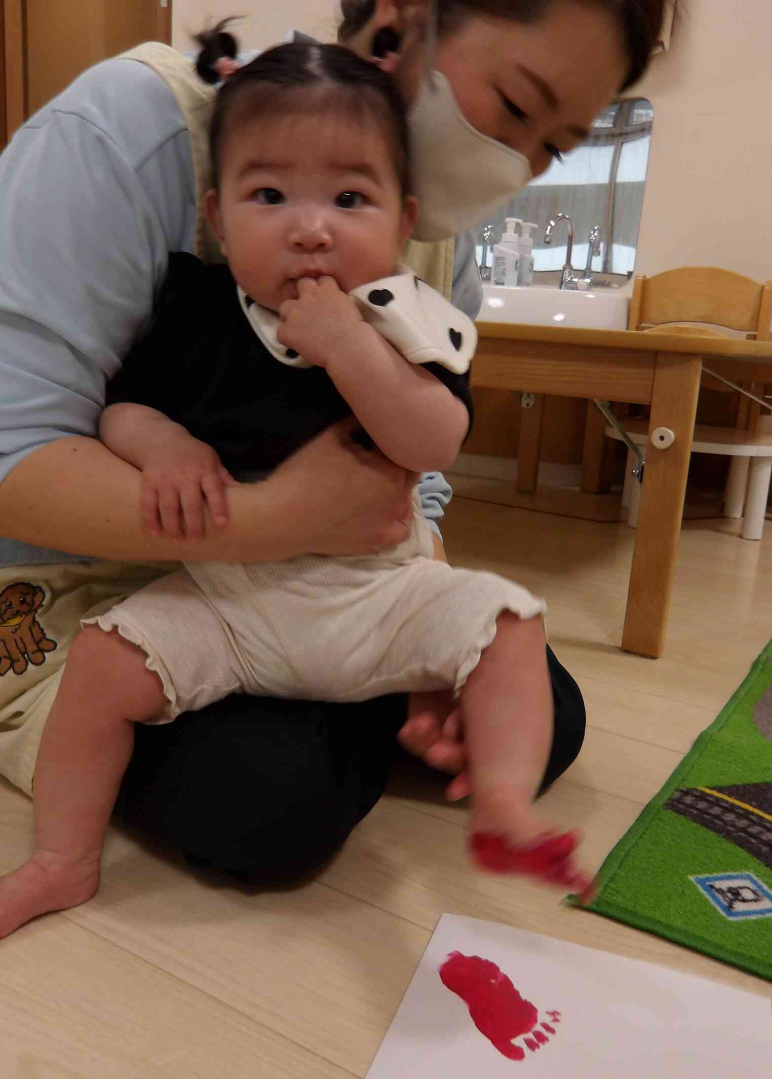 製作の様子＜０、１歳児＞