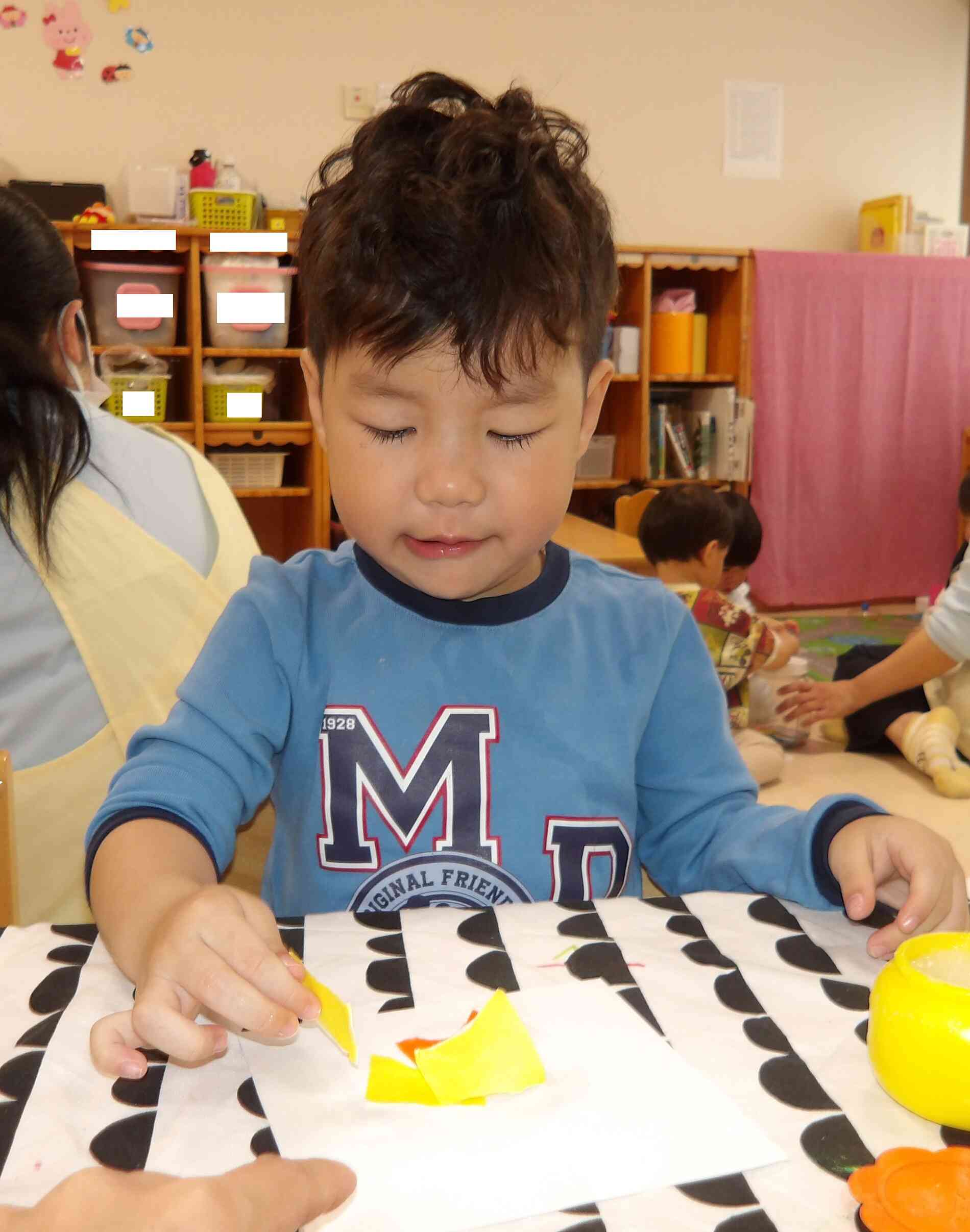 製作の様子＜２歳児＞