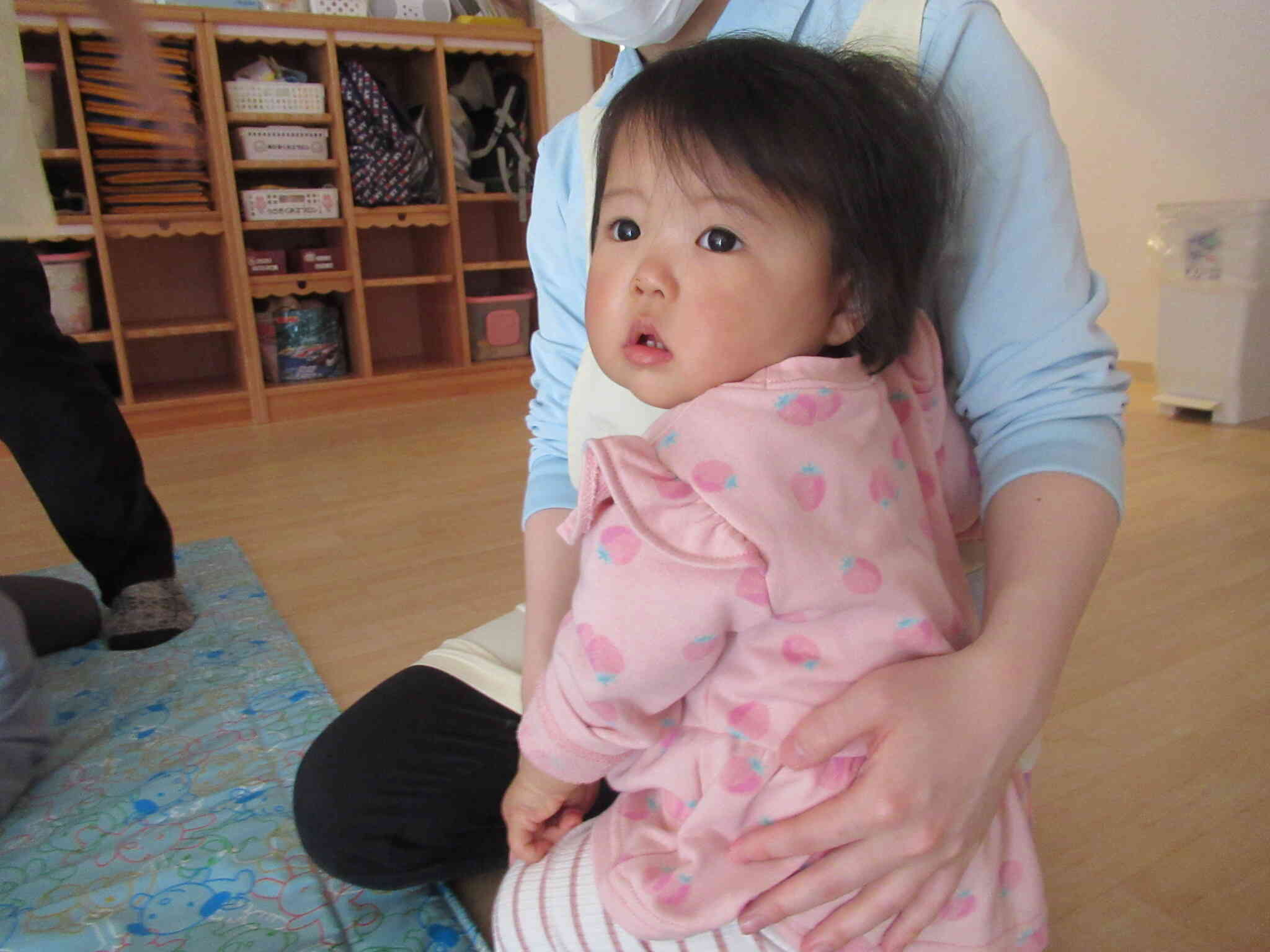 ひよこ組のお友だちも興味津々です
