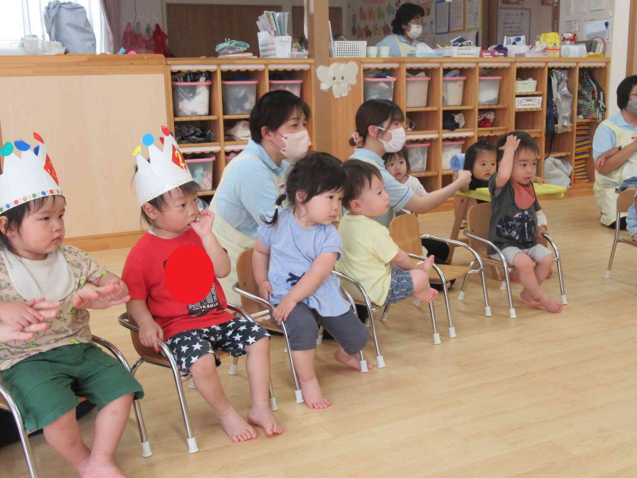 ひよこ組・あひる組のお友だちも良く見ていましたよ。