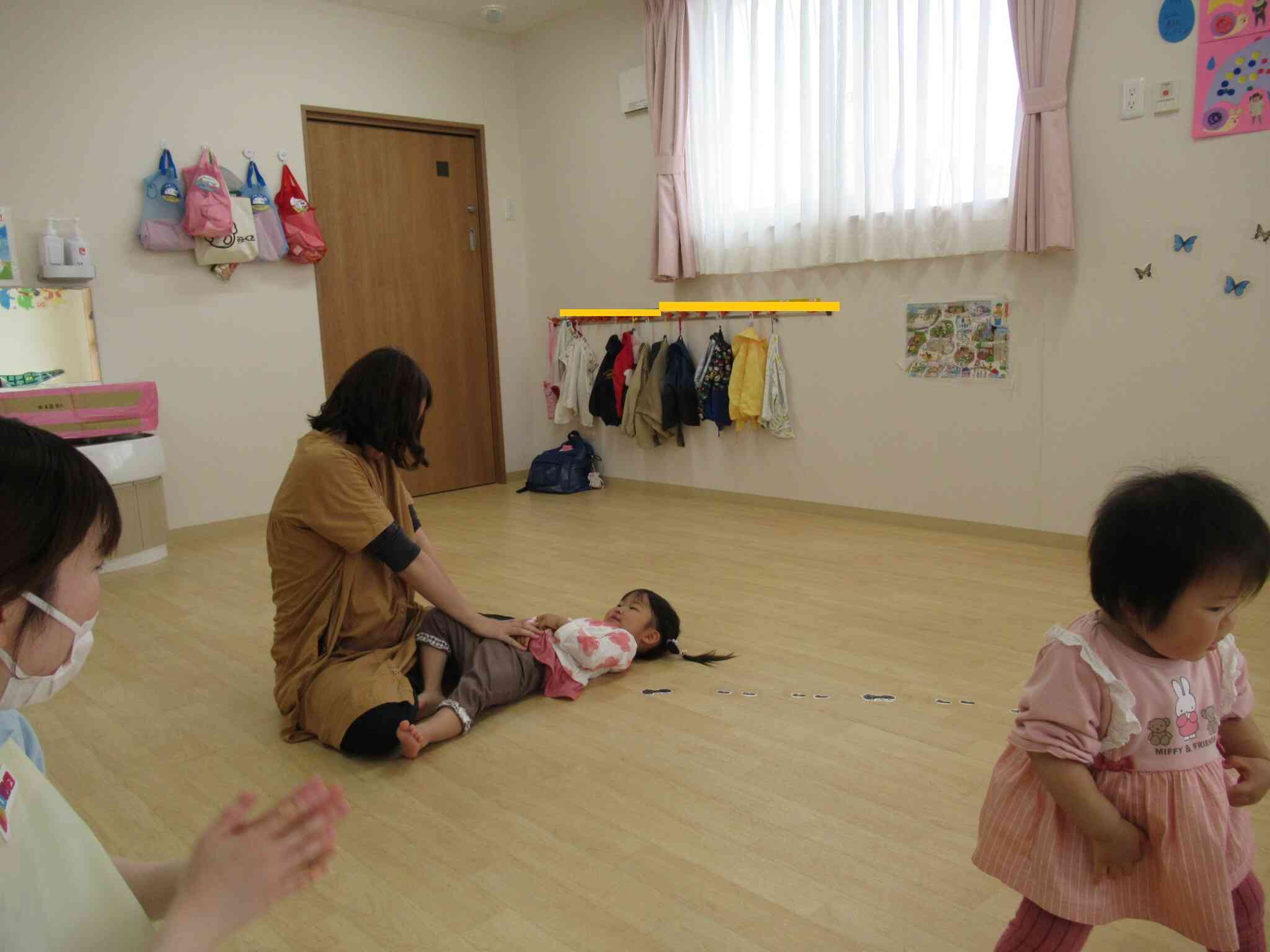 お母さんとのふれあい遊びもしたよ。