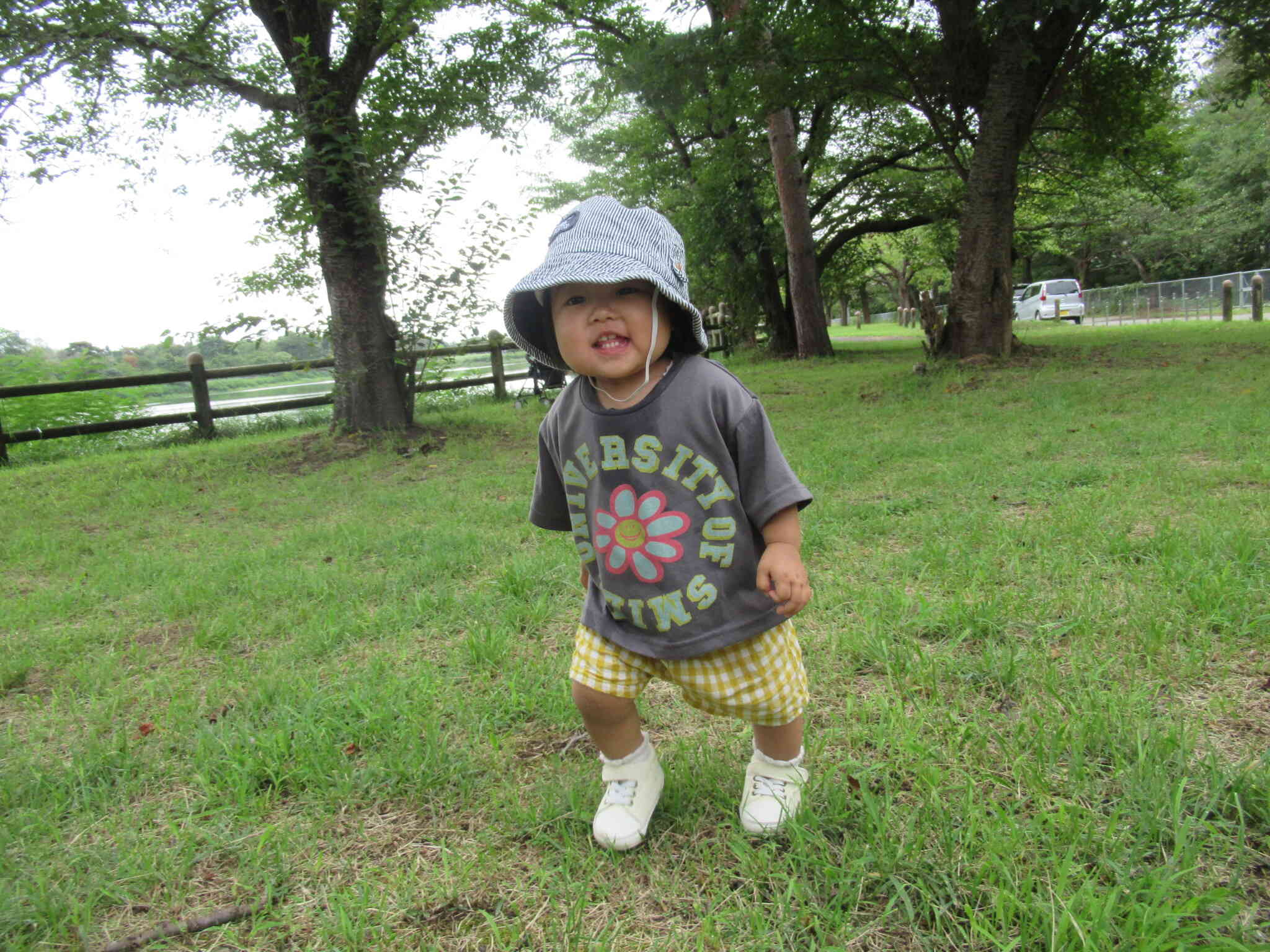 原っぱまでお散歩～ひよこ組０歳児～