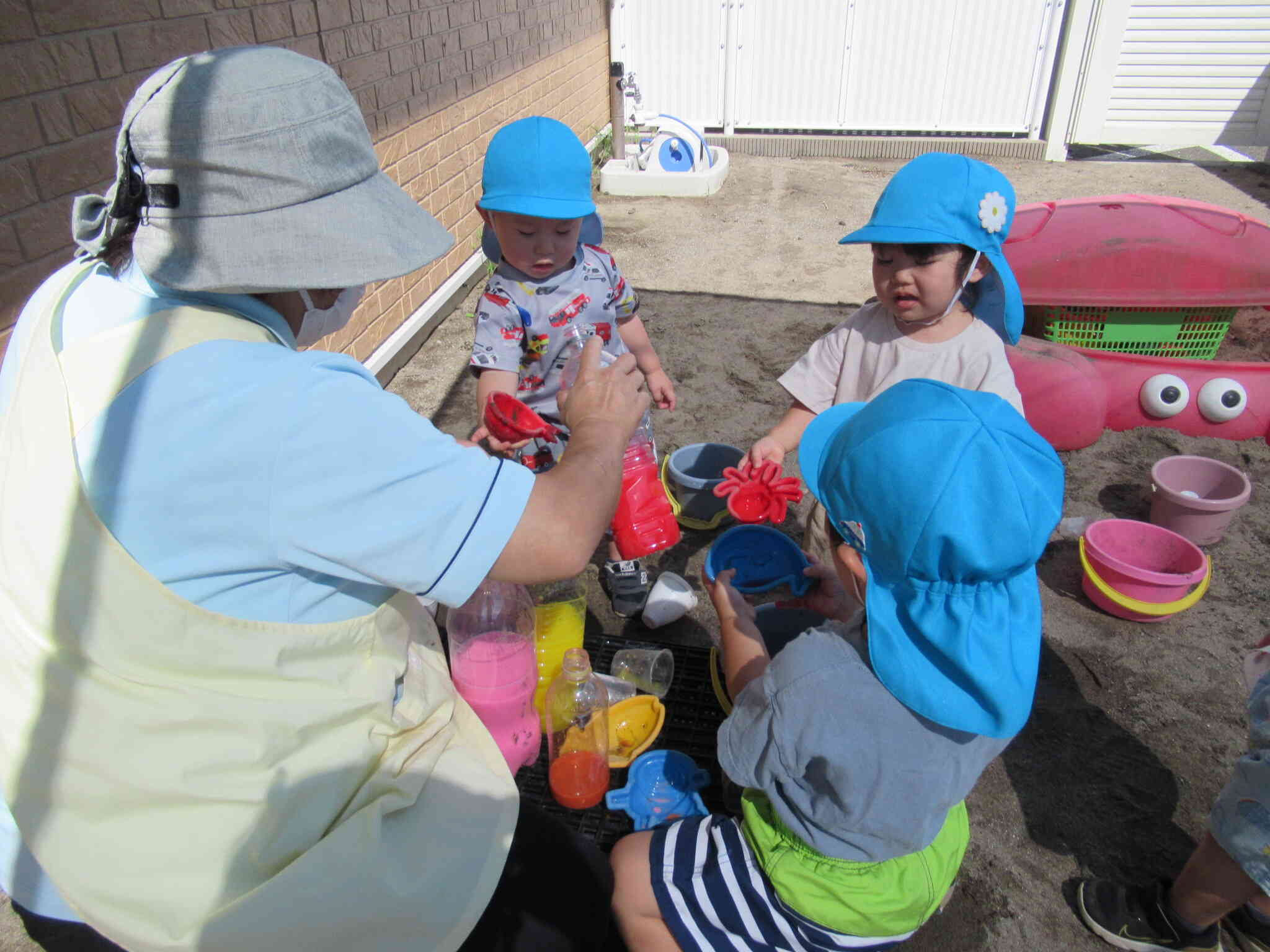 色水遊び～あひる組（１歳児）