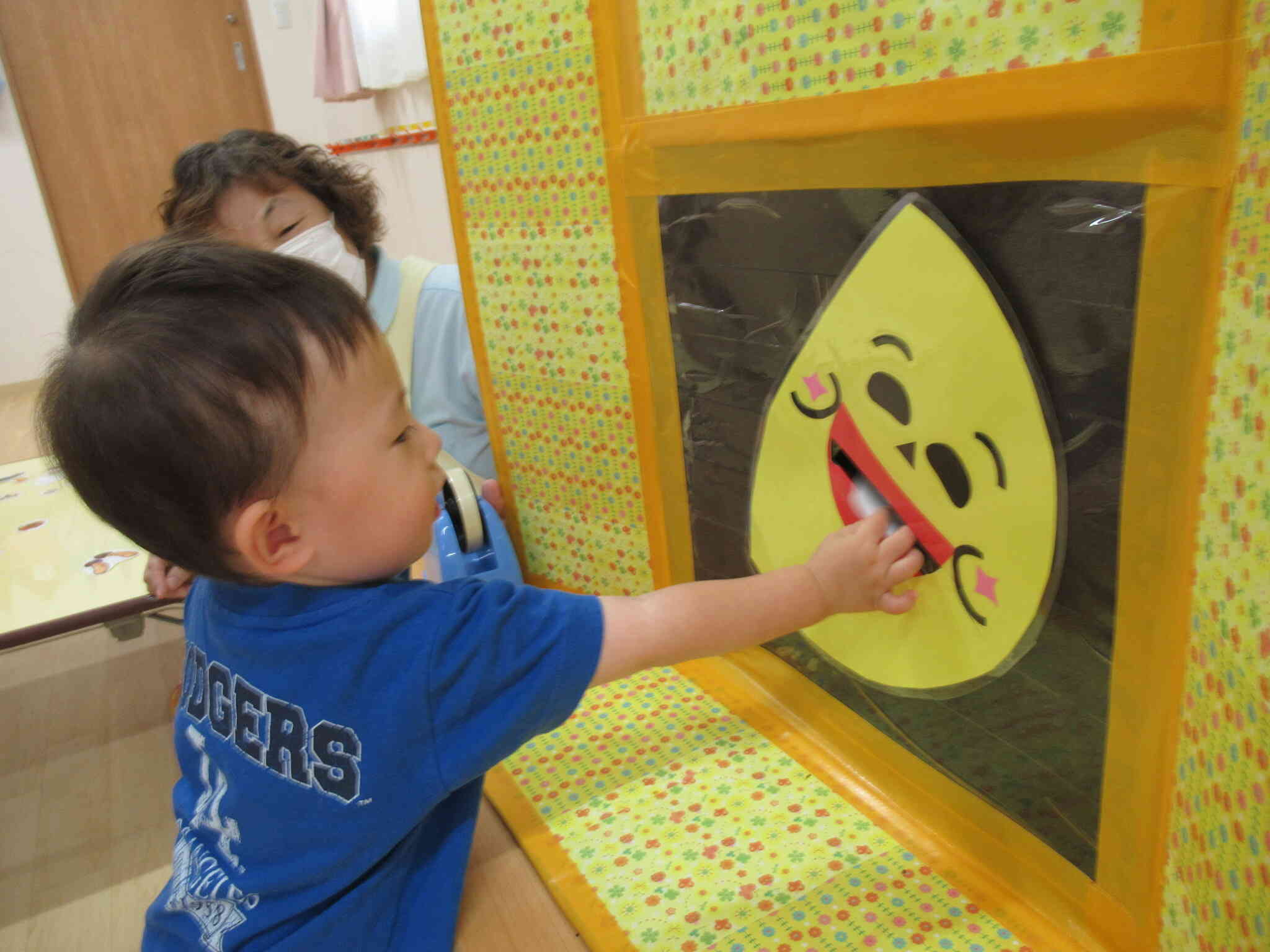 もっともっとまん丸になってね、と食べさせてくれました。