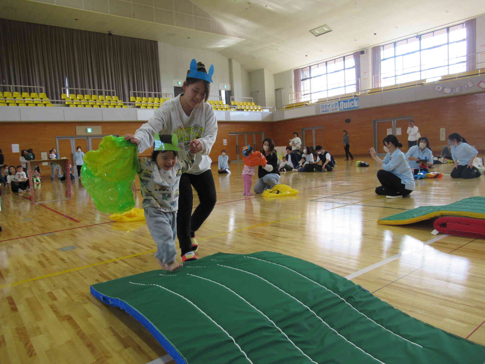 お母さんと一緒で楽しいね
