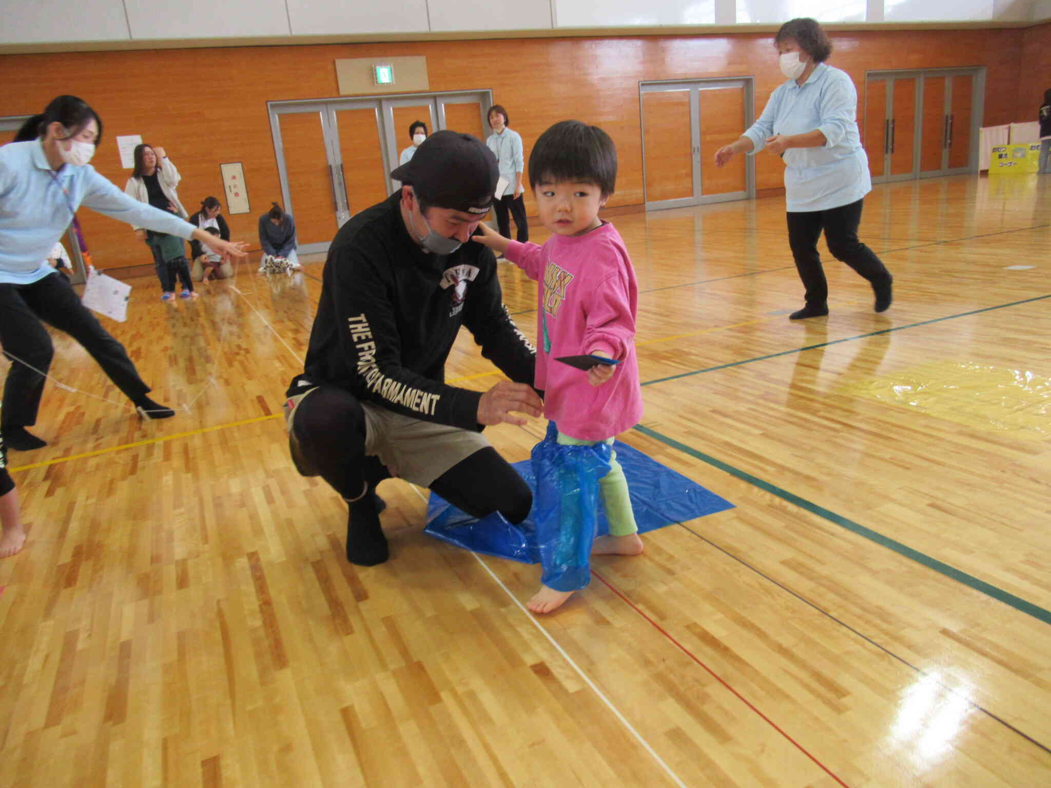 「カラフルストーリー」親子競技が始まりました