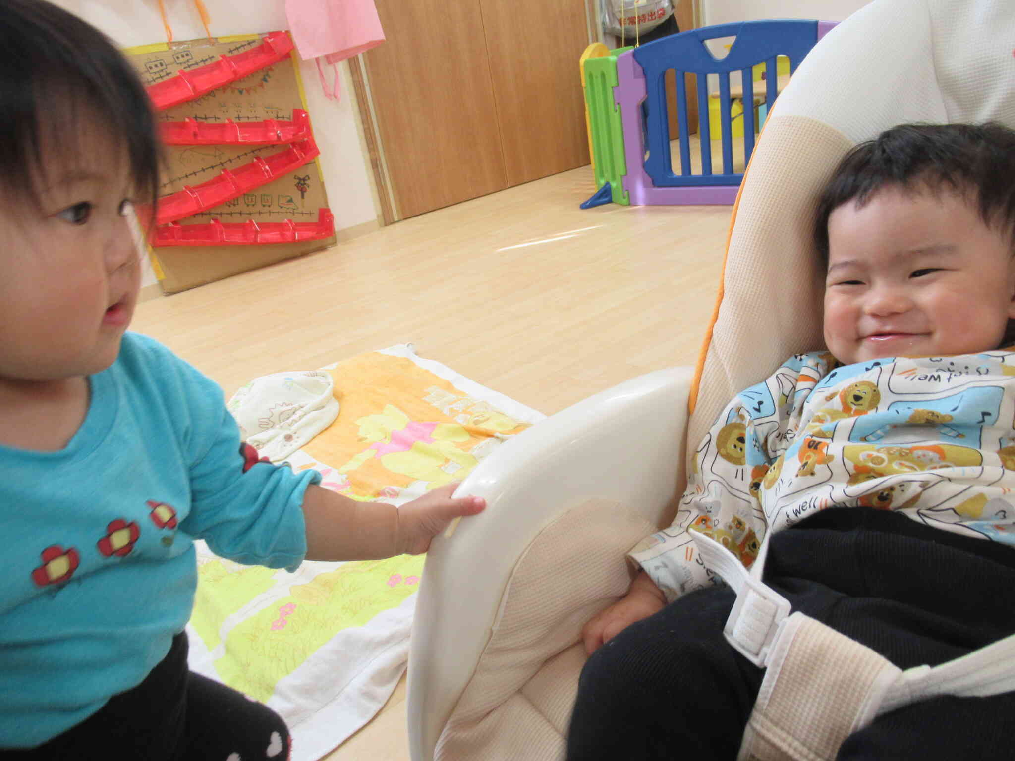 同じクラスのお友達と