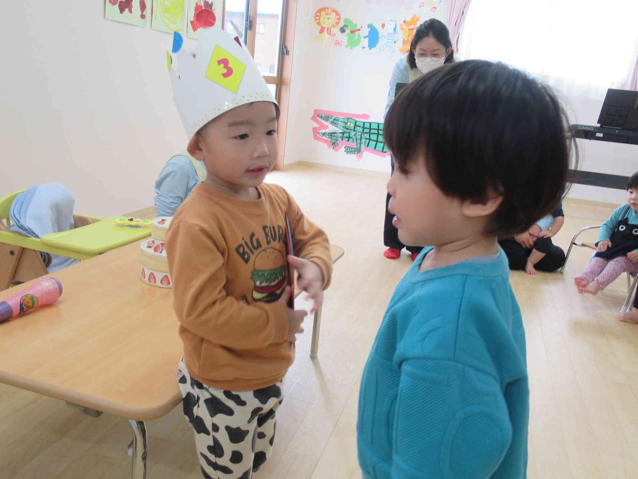 誕生カード、渡す方ももらう方も、どっちも緊張してしまいました。