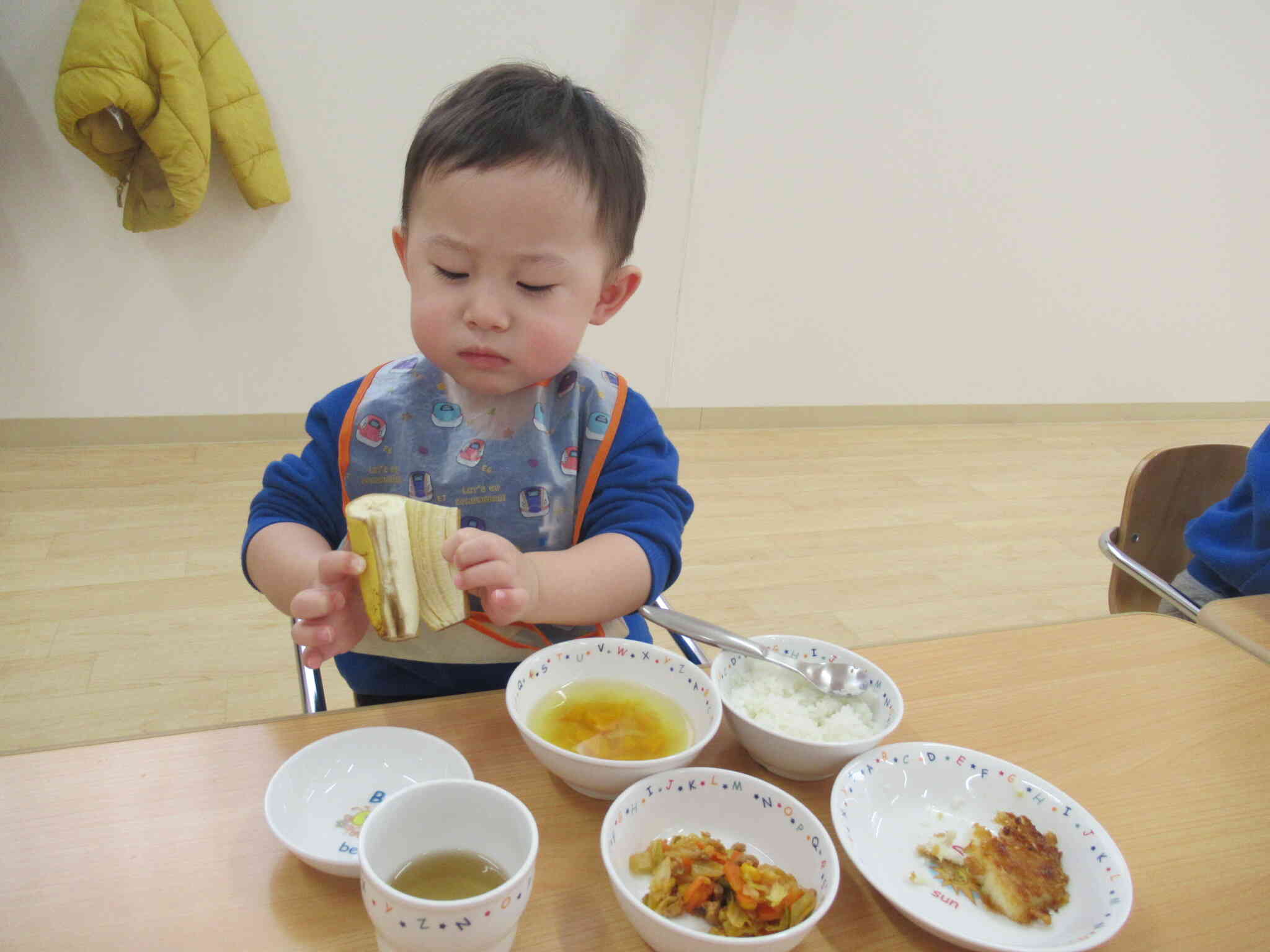 給食の様子～あひる組（1歳児）