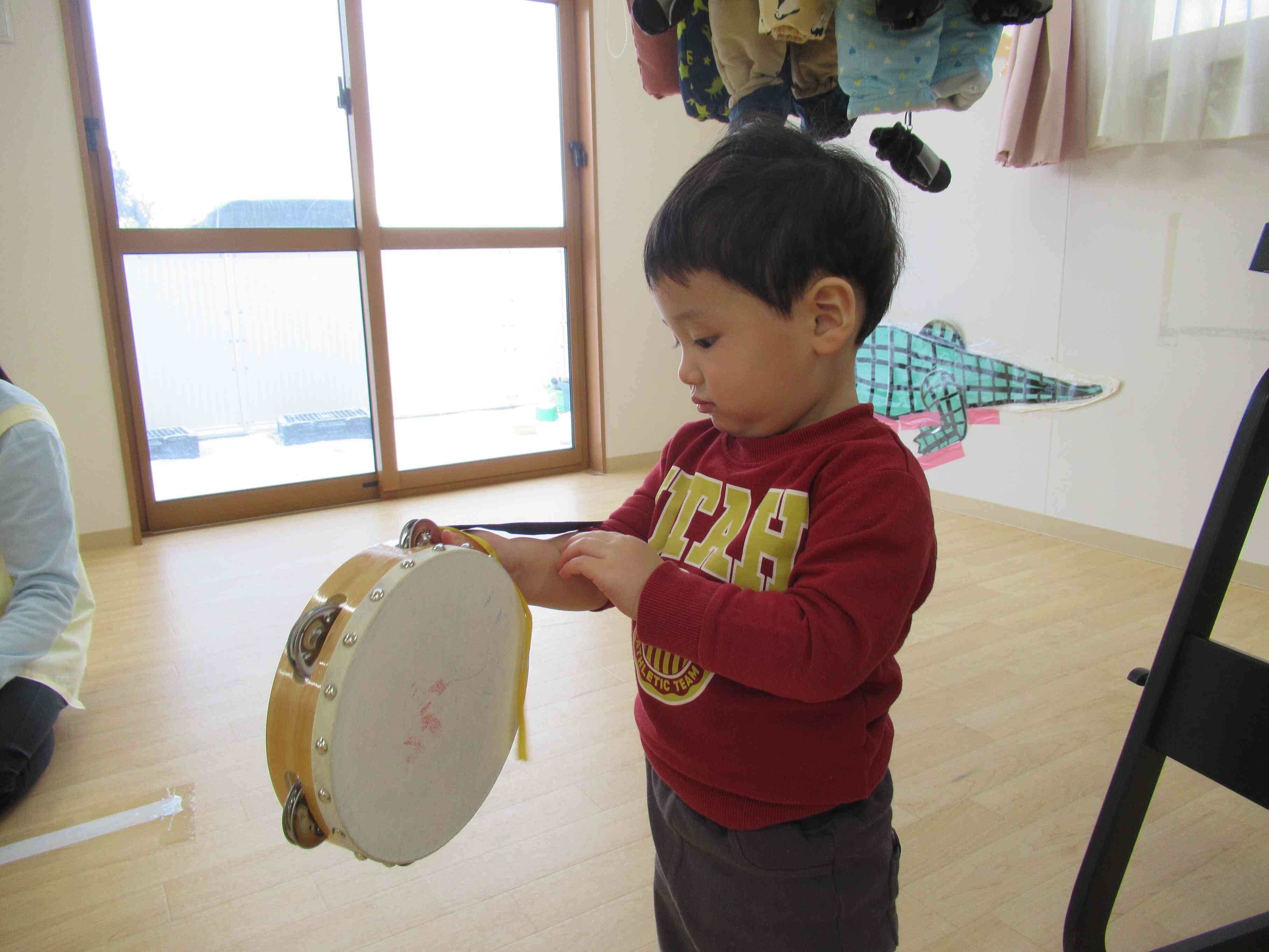 タンバリン楽しいね。