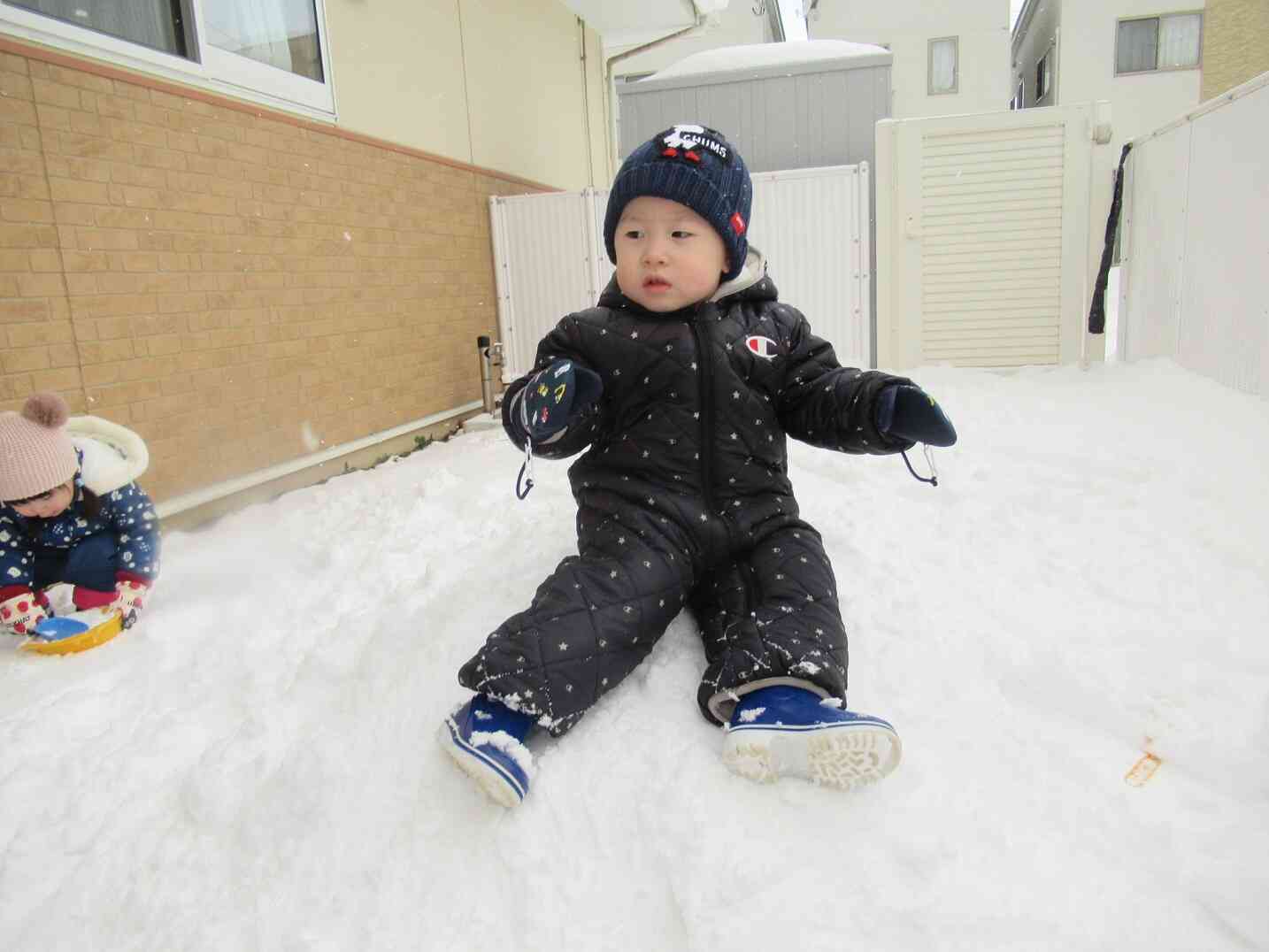 滑り台に挑戦です。