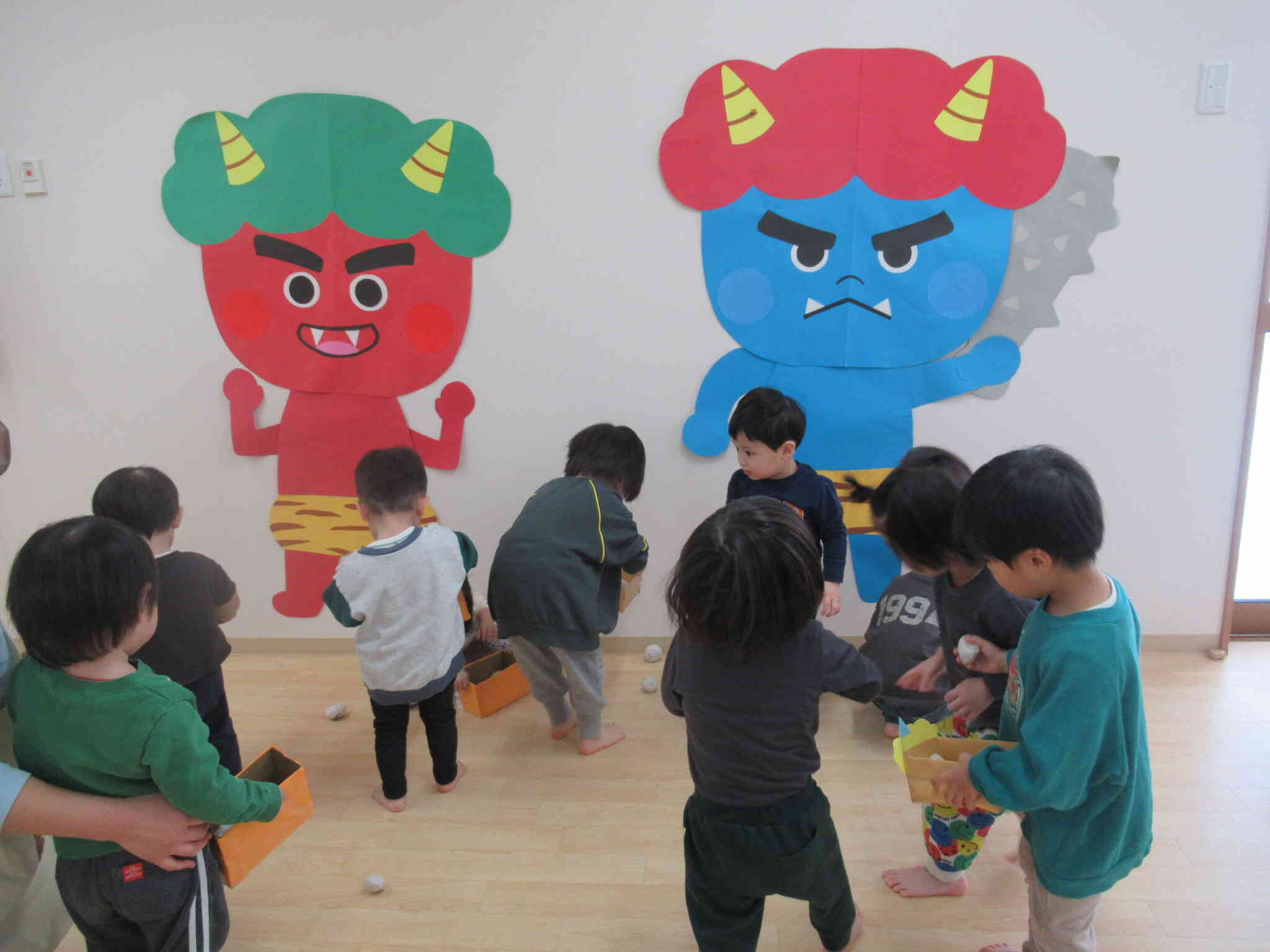 「おにはそと～！ふくはうち～！」これで今年一年健康で楽しい一年になりますよ！