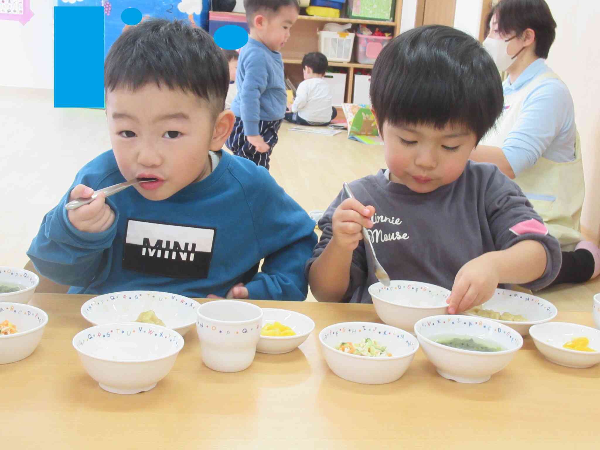 鉛筆持ちで食べられるよ