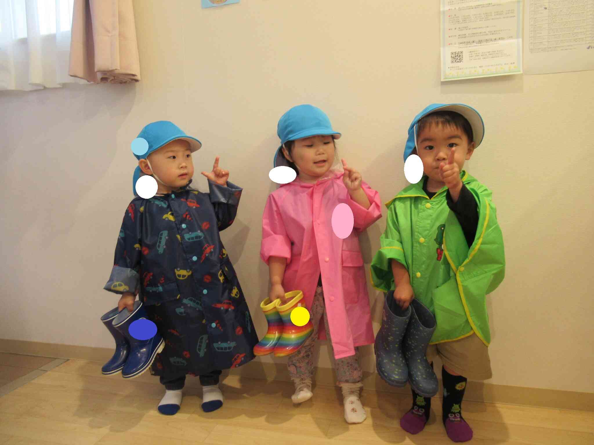 雨の日の外遊び～2歳児うさぎ組～