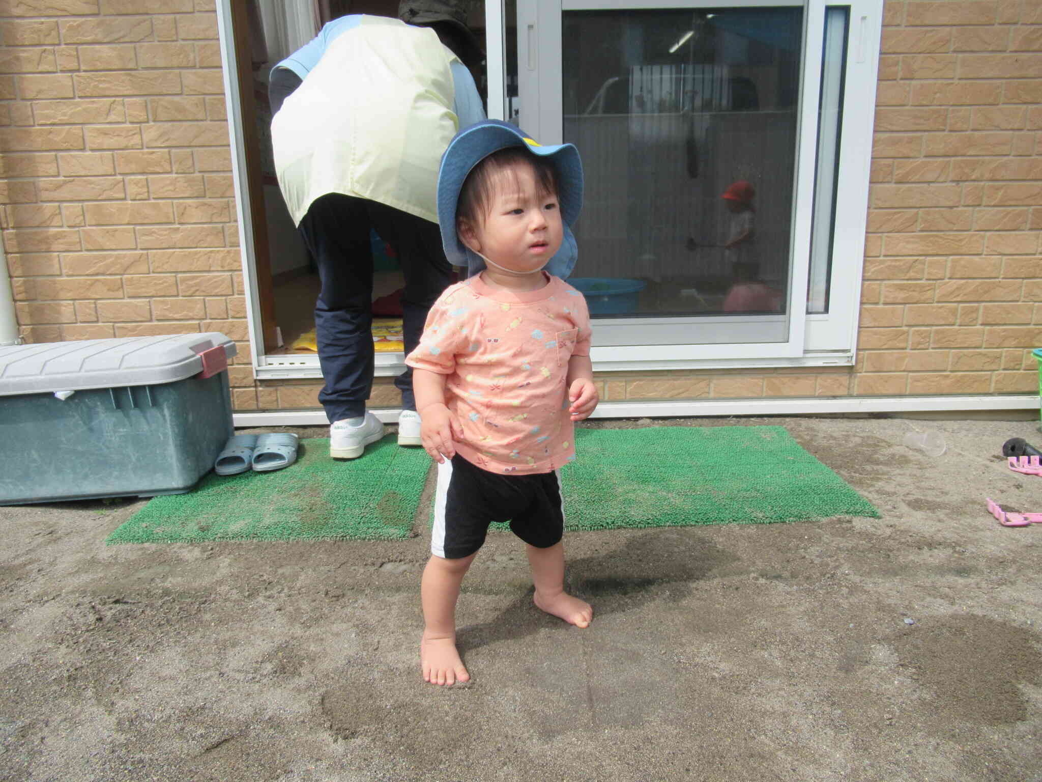 水遊びをしました～ひよこ組（0歳児）～