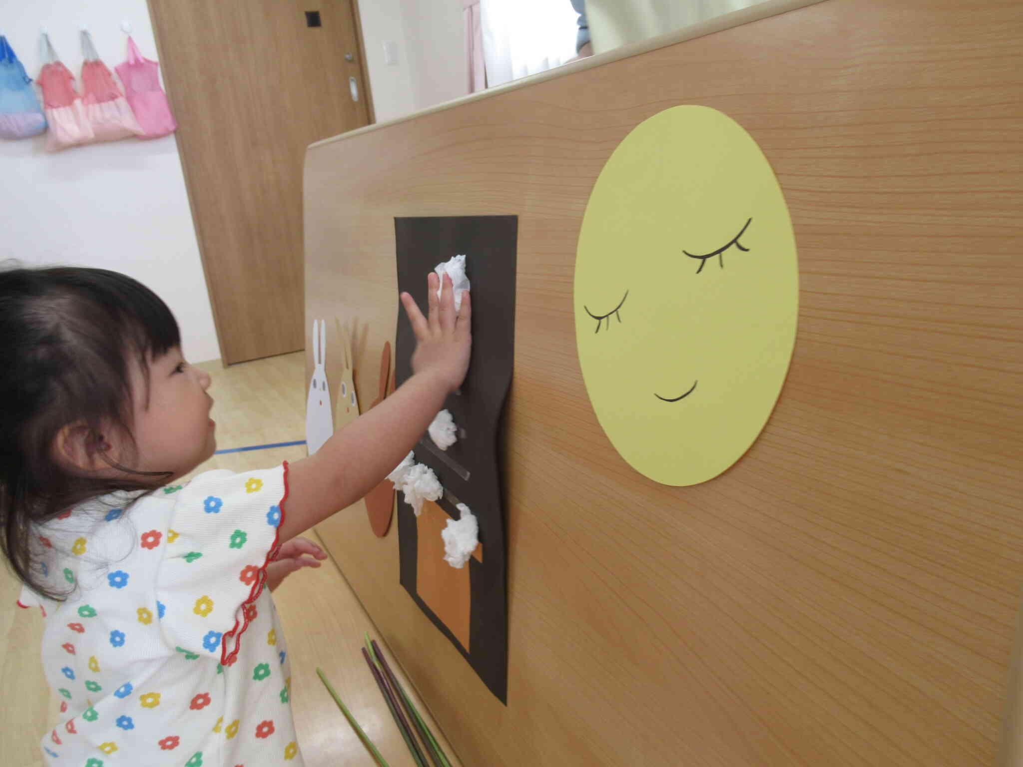 お月見団子をペッタン
