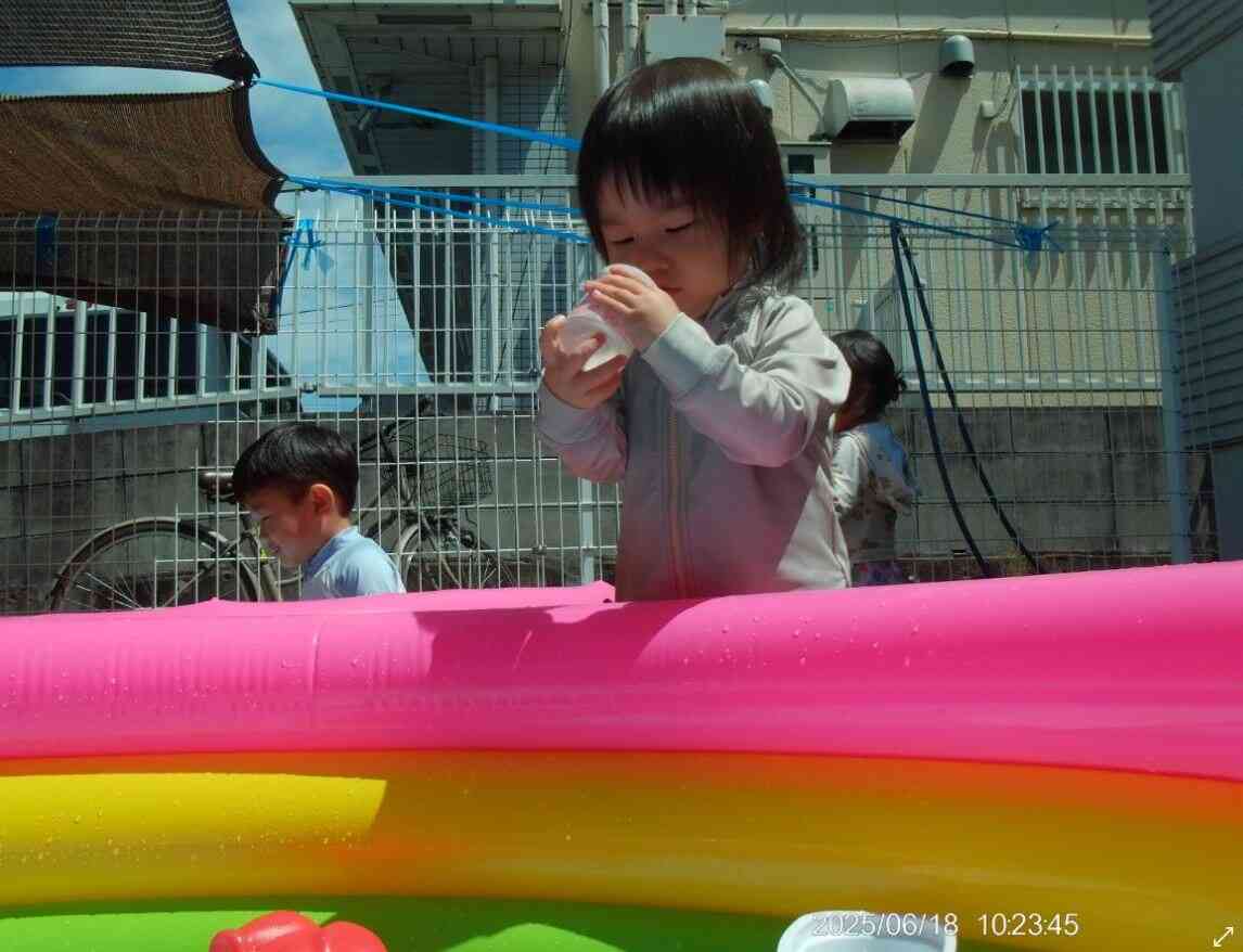 ここに お水をいれようかな・・・