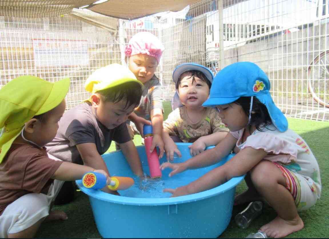 みんなでおもいっきり水遊び！！