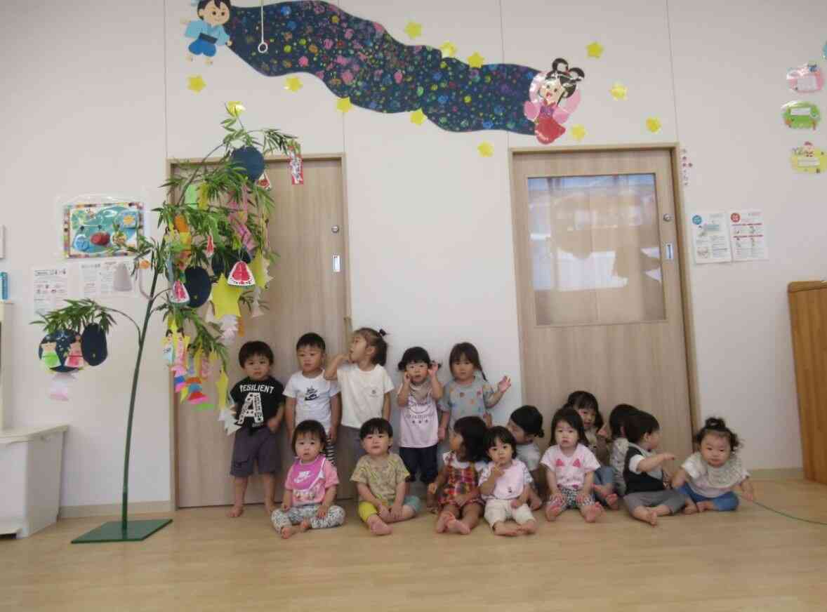 お友だちとみんなで一緒に集合写真撮影。