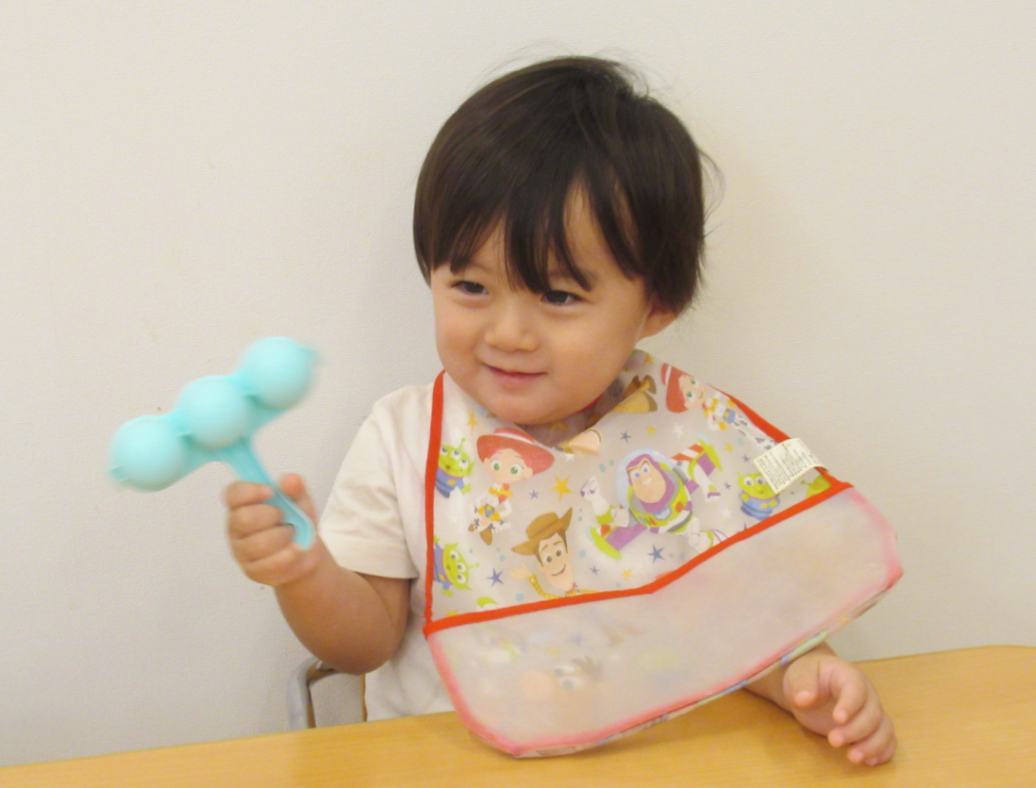 ひよこ組のお友だちも上手にシャカシャカしたよ！！