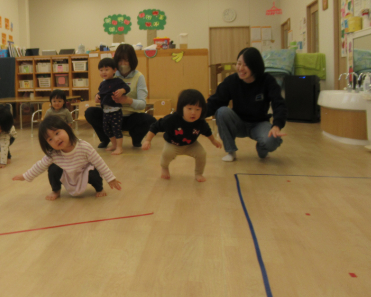 お母さんとリズム遊び♪