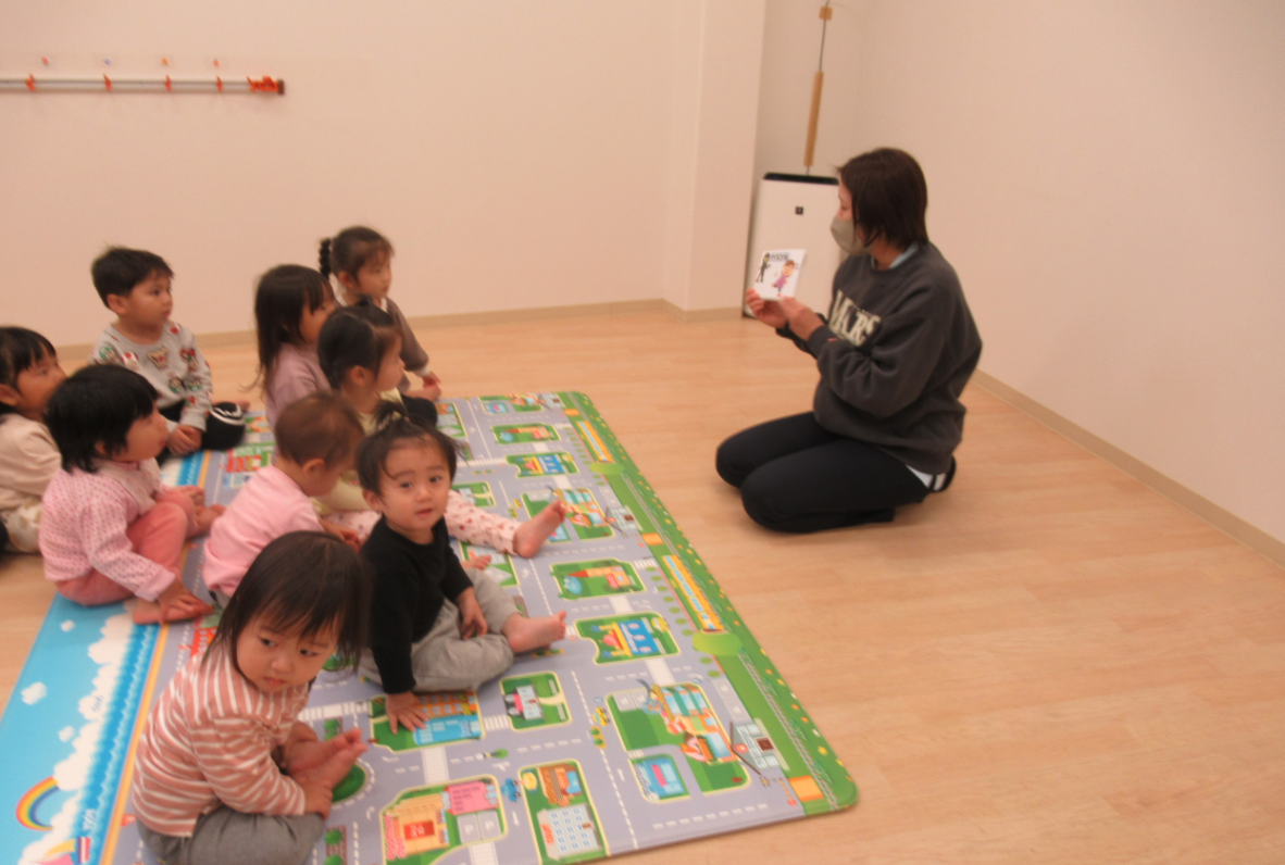 知らない人にはついて行かないでね!