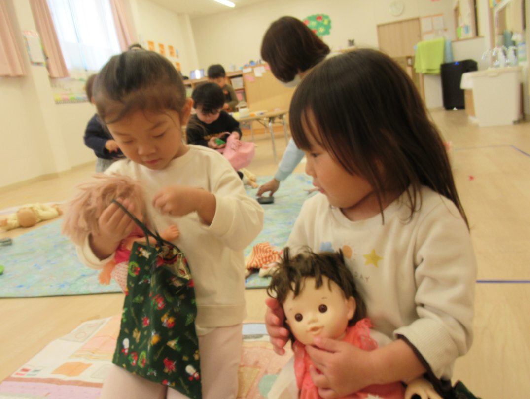 赤ちゃん人形と一緒にお出かけしよう♪