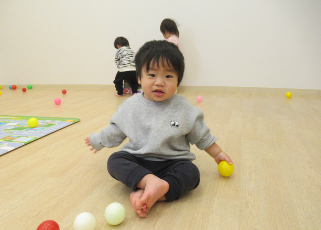 黄色のカラーボールみぃ～つけた！