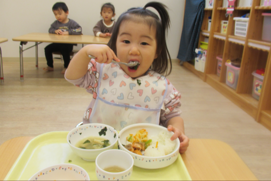 おおきなお口でパクリ！