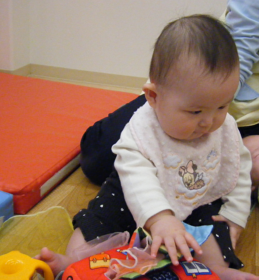 お座りも上手だよ！