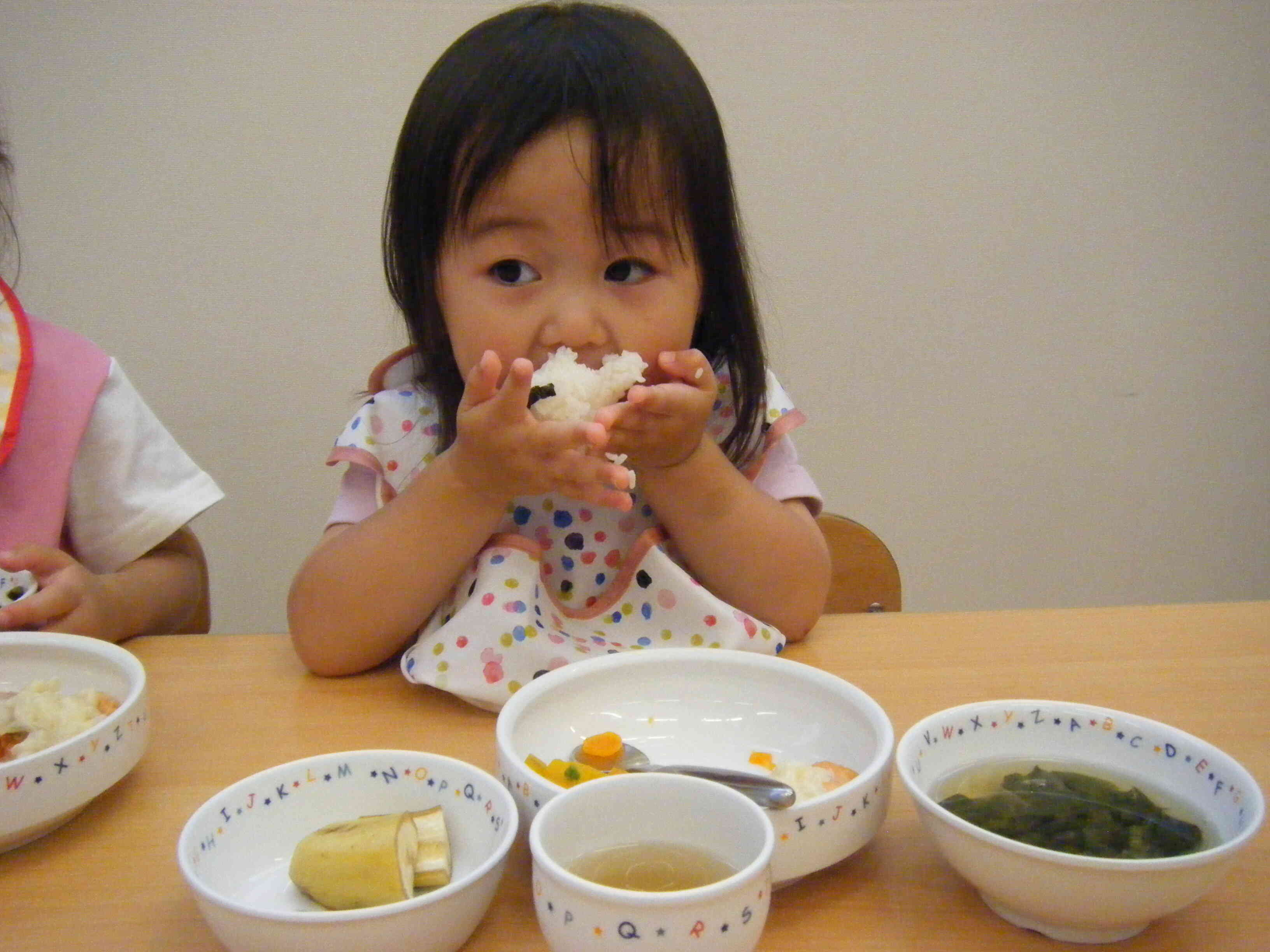 かわいい蜂さんのおにぎり美味しいよ♡