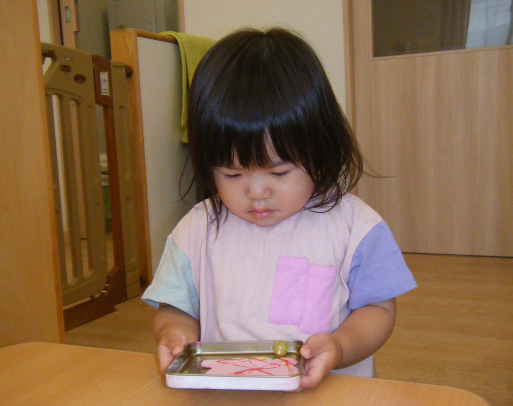 おとさないようにしんちょうに