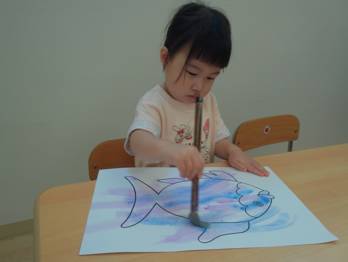 綺麗な色の魚になーれ♪
